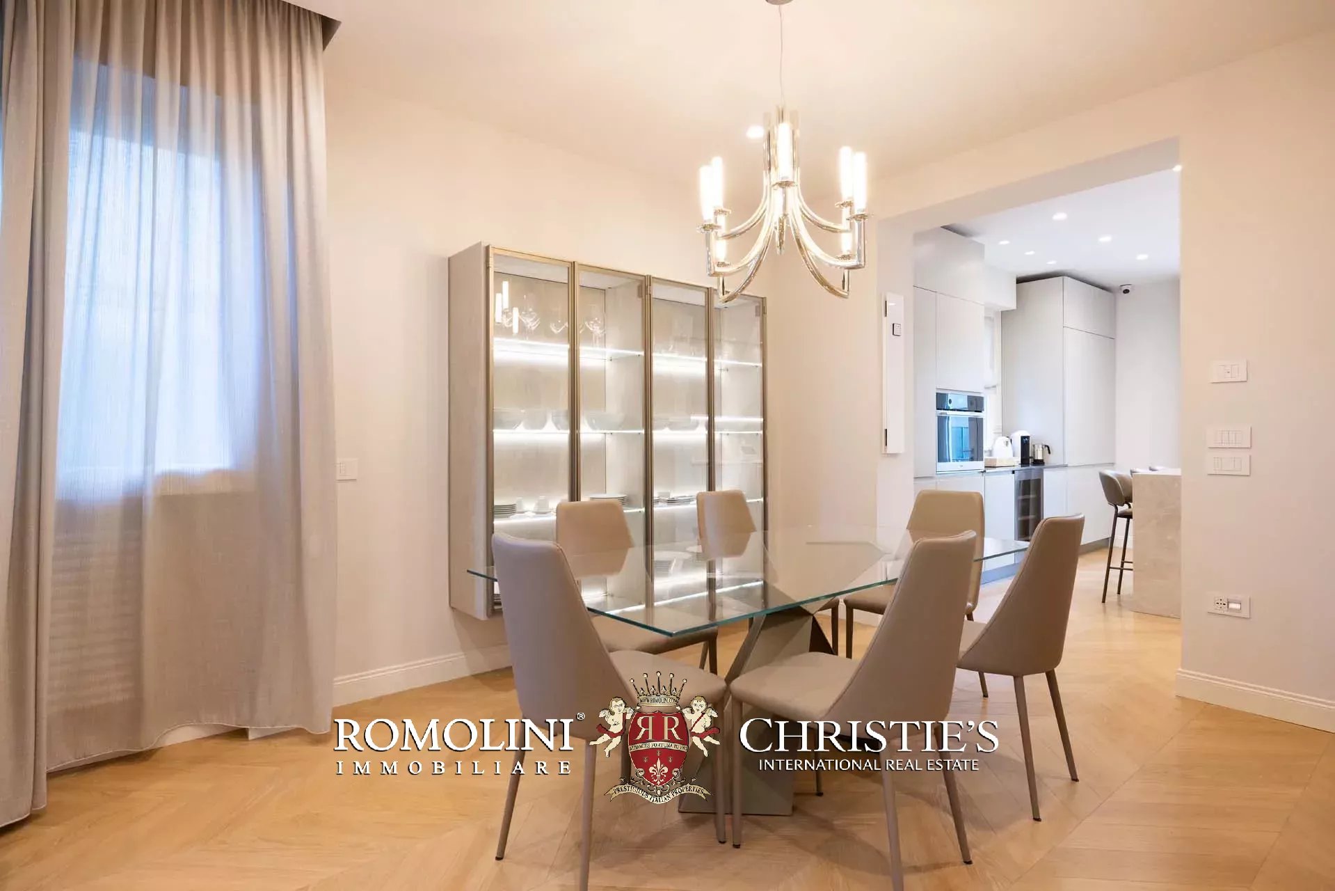 5 Bedroom Villa/Townhouse's Image 8