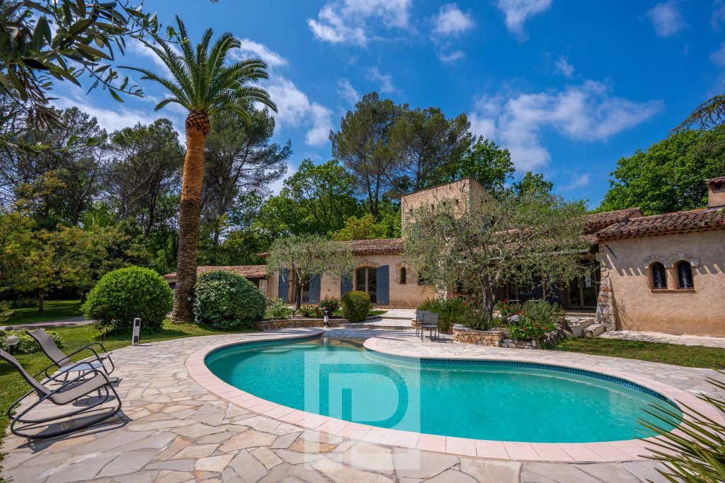 Villa for sale in Mougins — 3-Bedroom Villa in Mougins