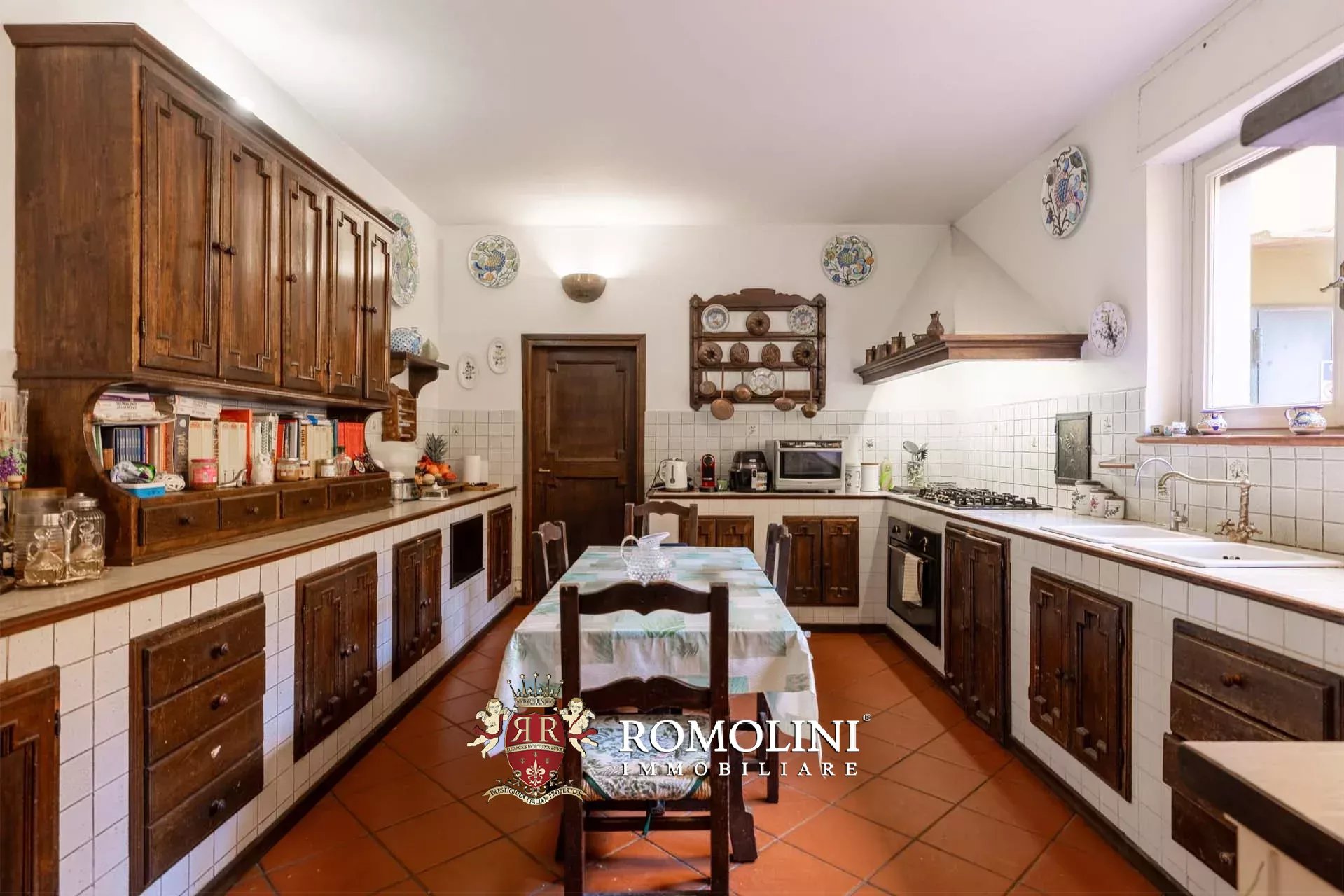 8 Bedroom Villa/Townhouse's Image 34