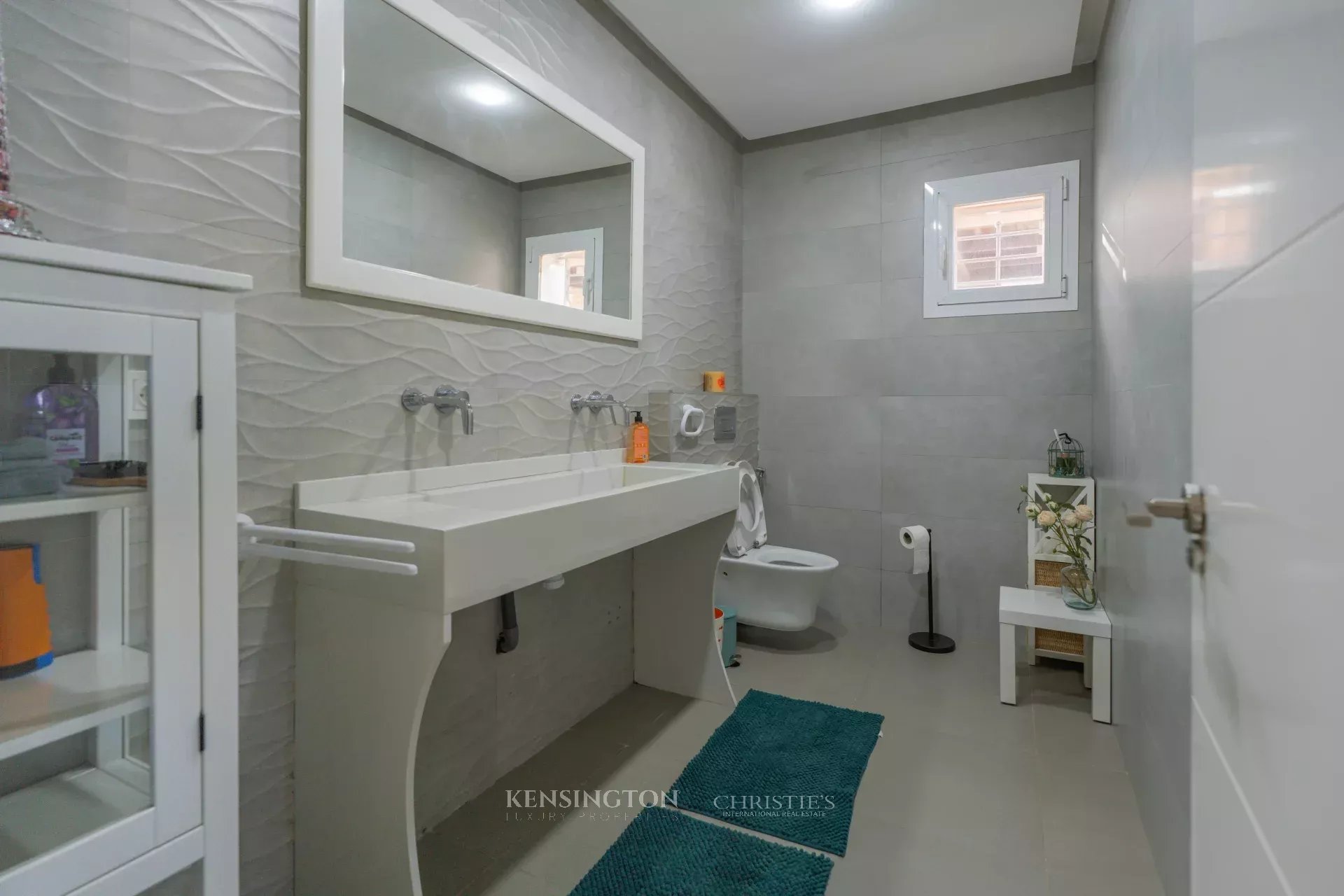 6 Bedroom Villa/Townhouse's Image 18