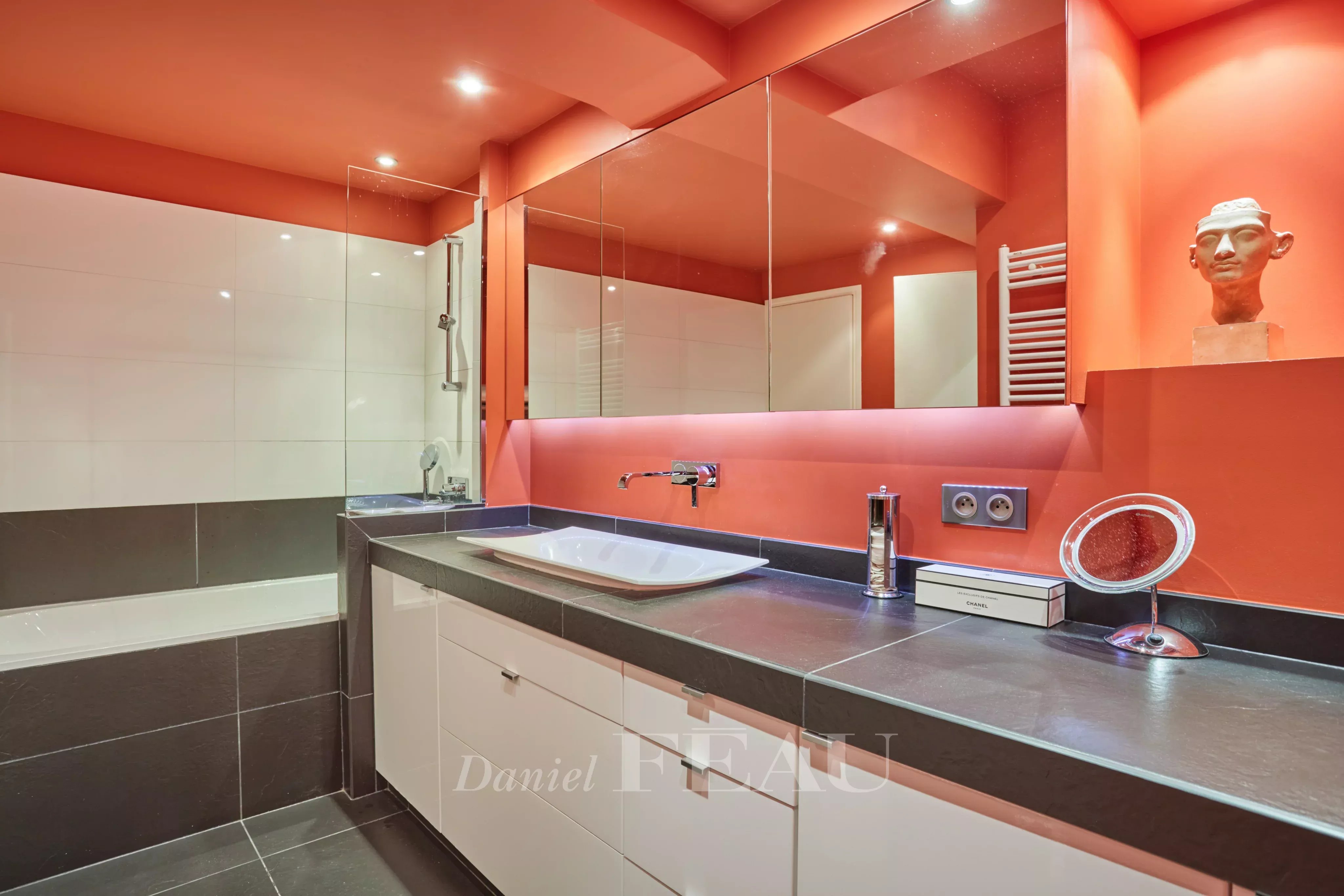 Sale Apartment Paris 7th