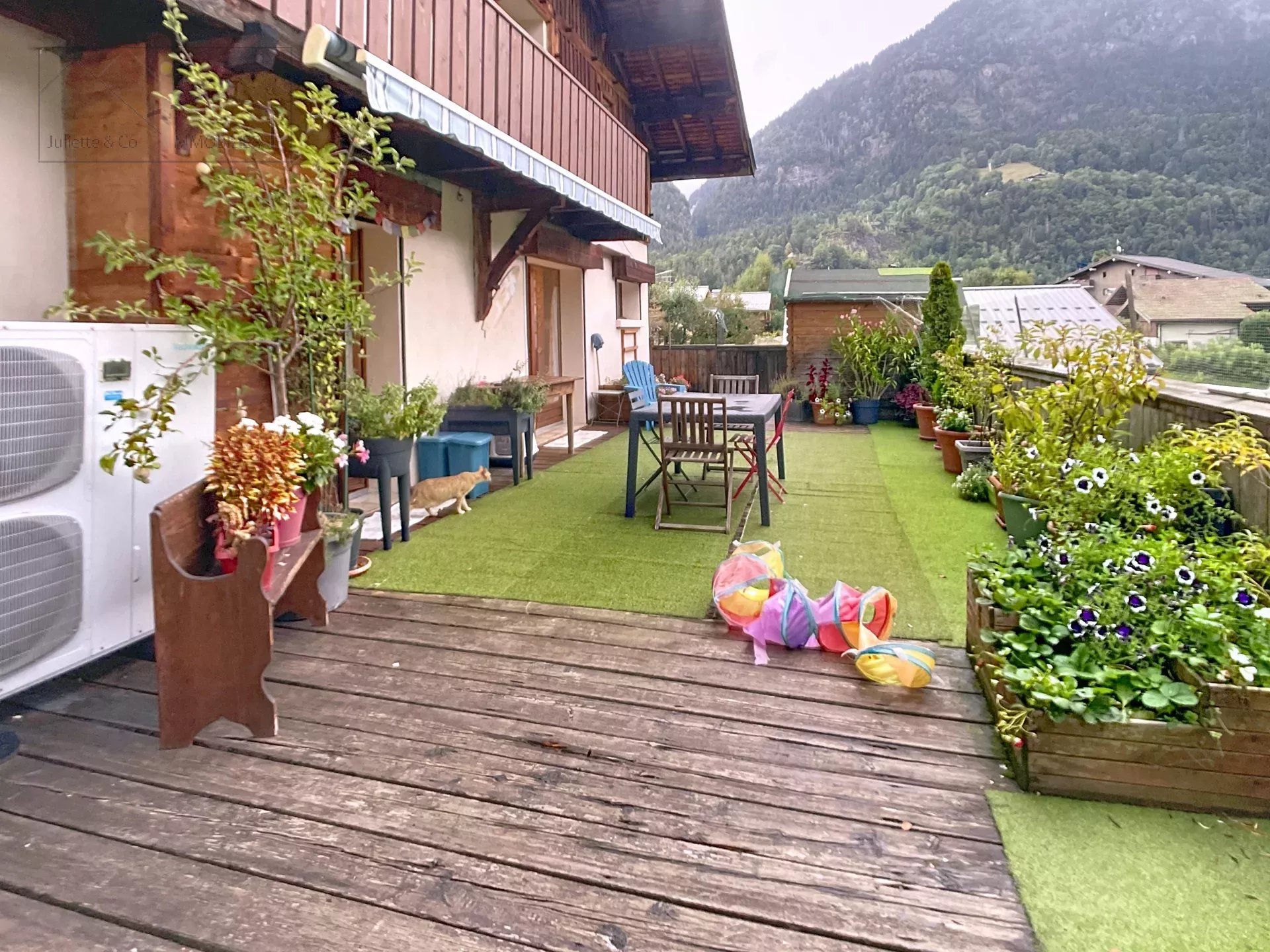 Photo of Charming Alpine Retreat: Spacious 5-Room Apartment
