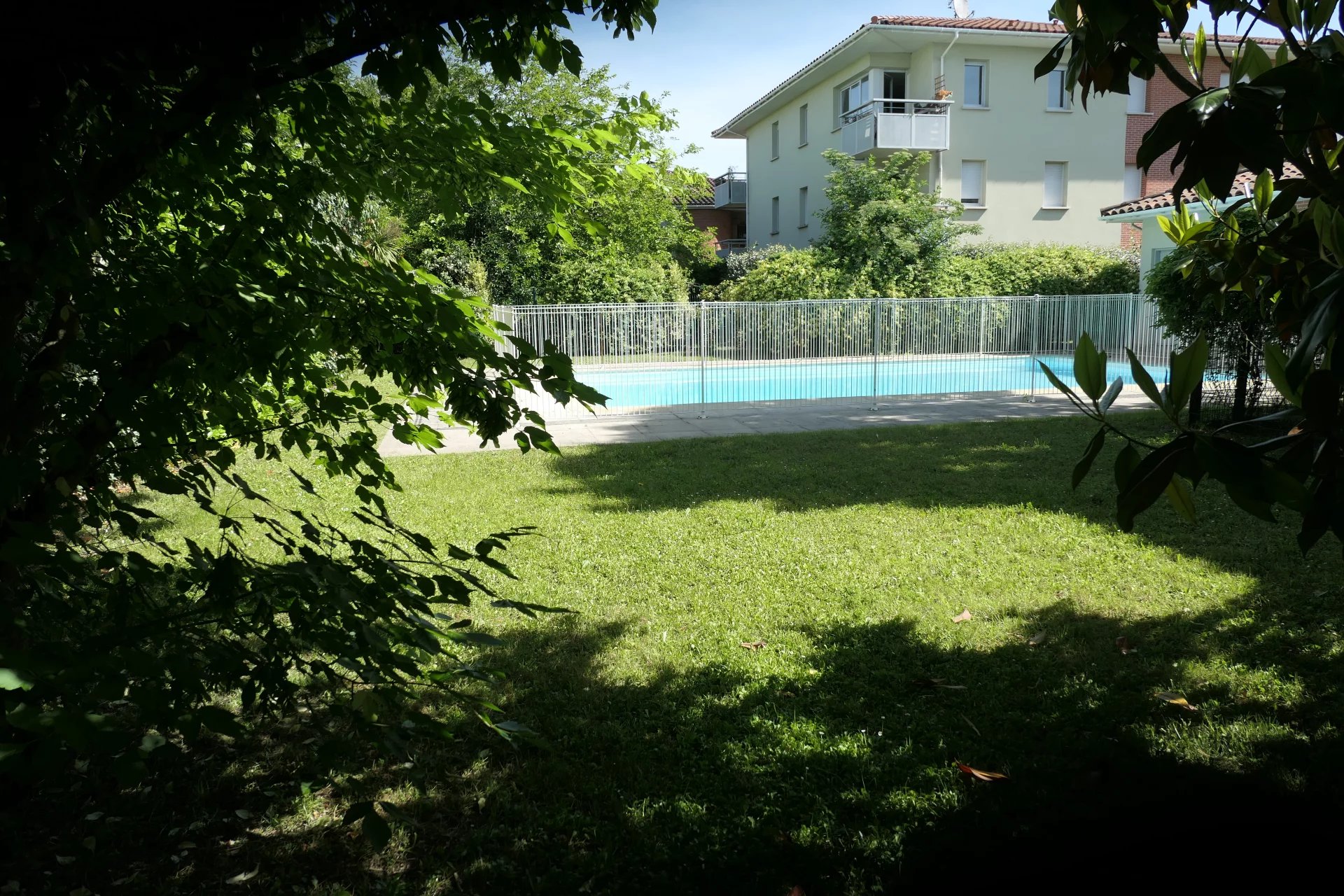 APPARTEMENT T1 BIS AVEC JARDIN & PISCINE