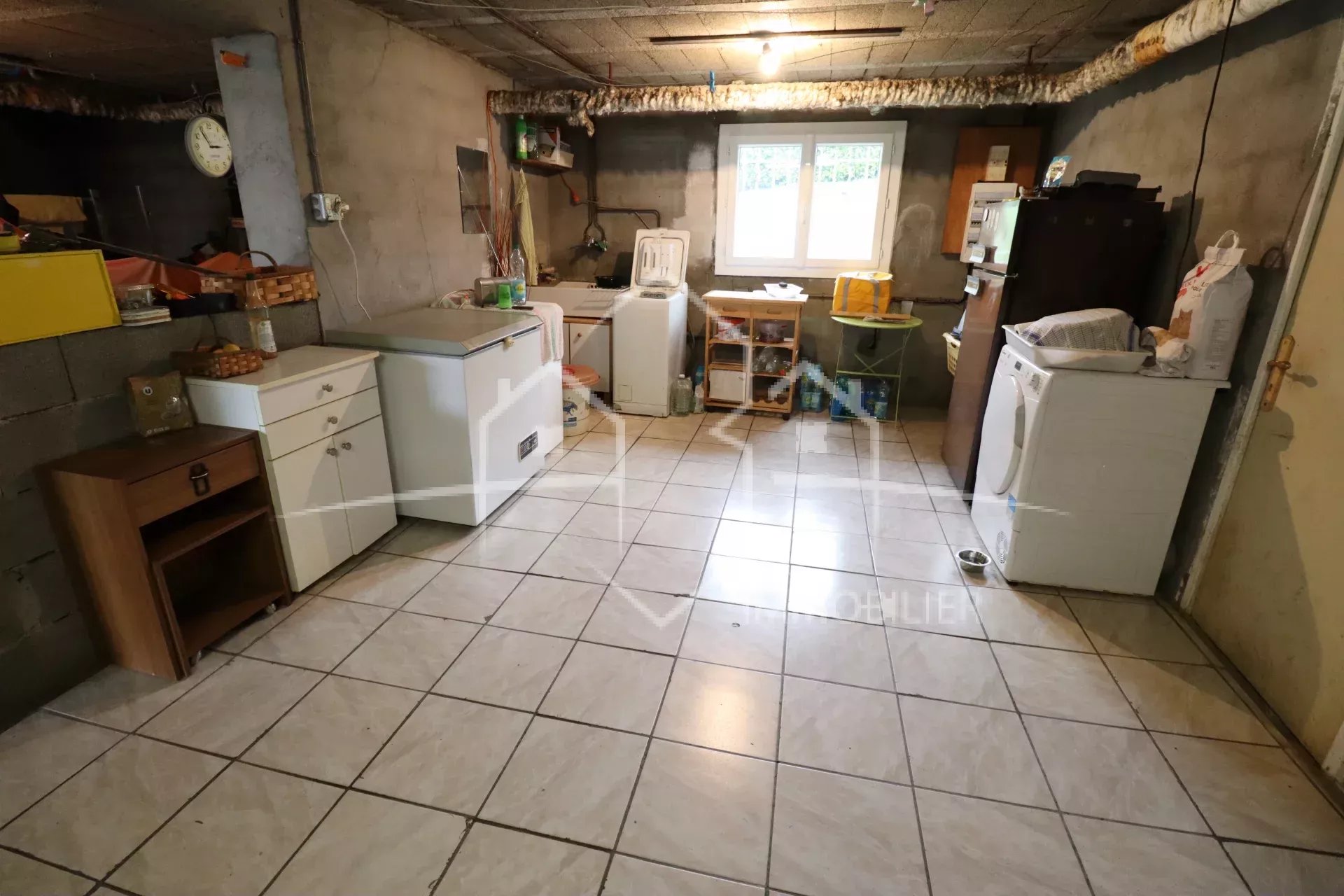 MAISON T4 AVEC VUE, SOUS-SOL ET PISCINE