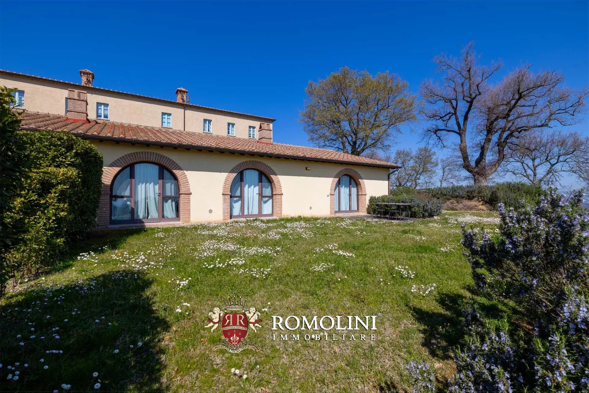 LUXUSANLAGE MIT 19 WOHNUNGEN IN DER TOSKANA, VAL D'ORCIA