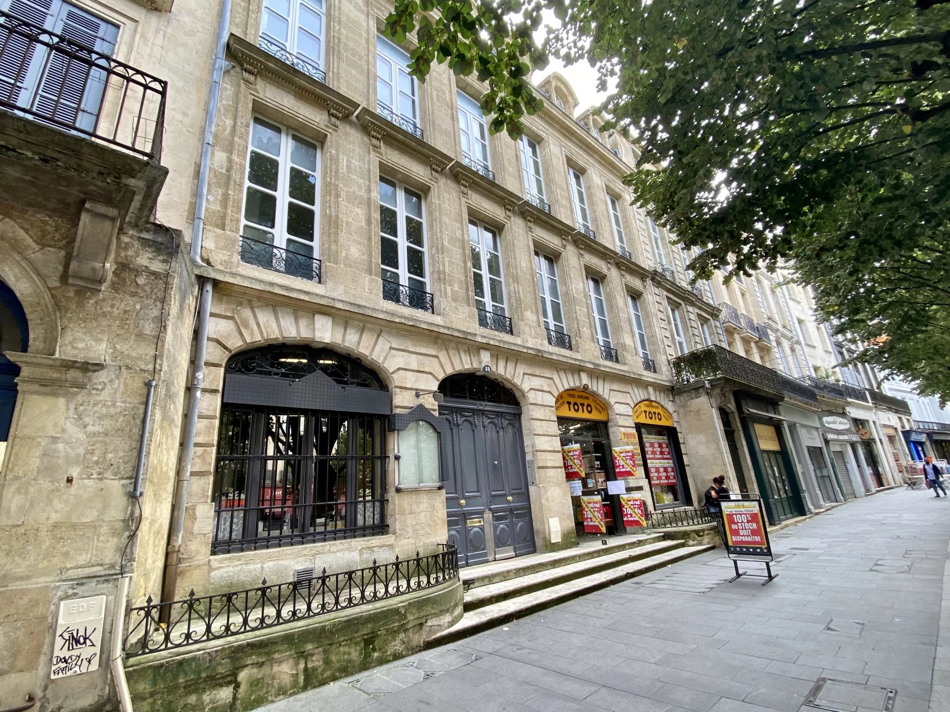 Bordeaux Cours Victor Hugo T2 en duplex avec parking