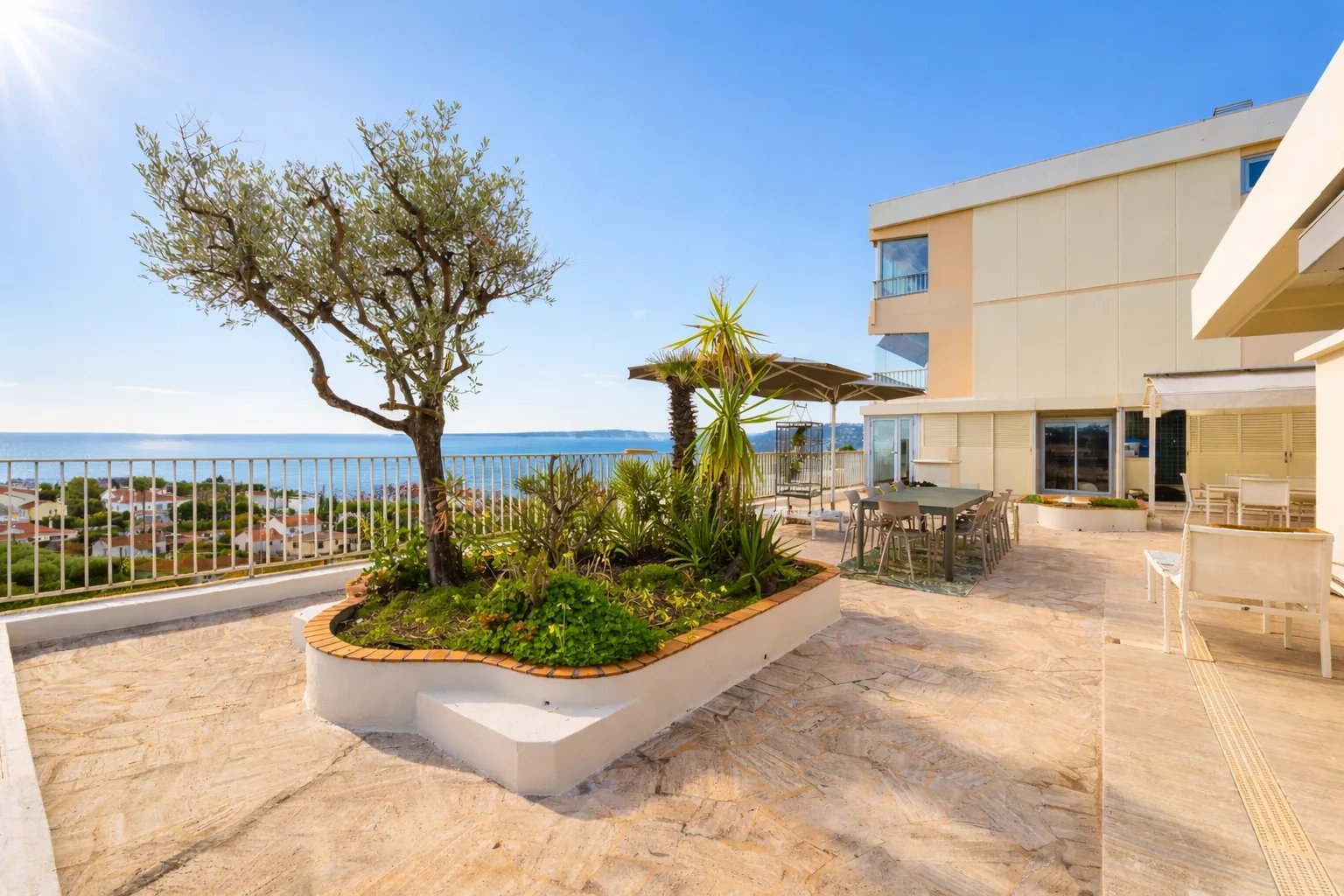 Agence immobilière de Azur MG Property