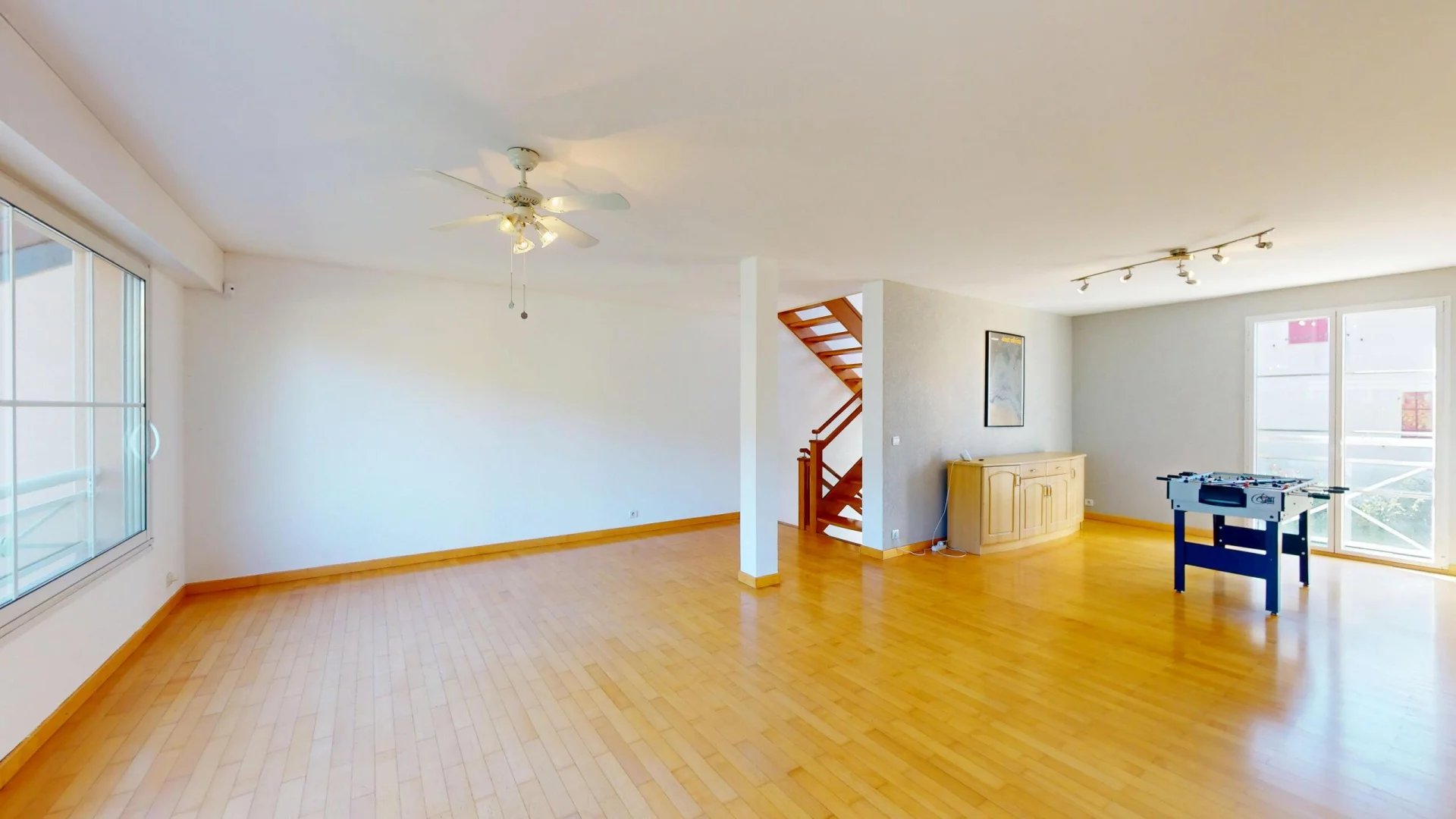 Villa 3 chambres, 3 SdB, jardin, dans résidence piscine - prox. Genève