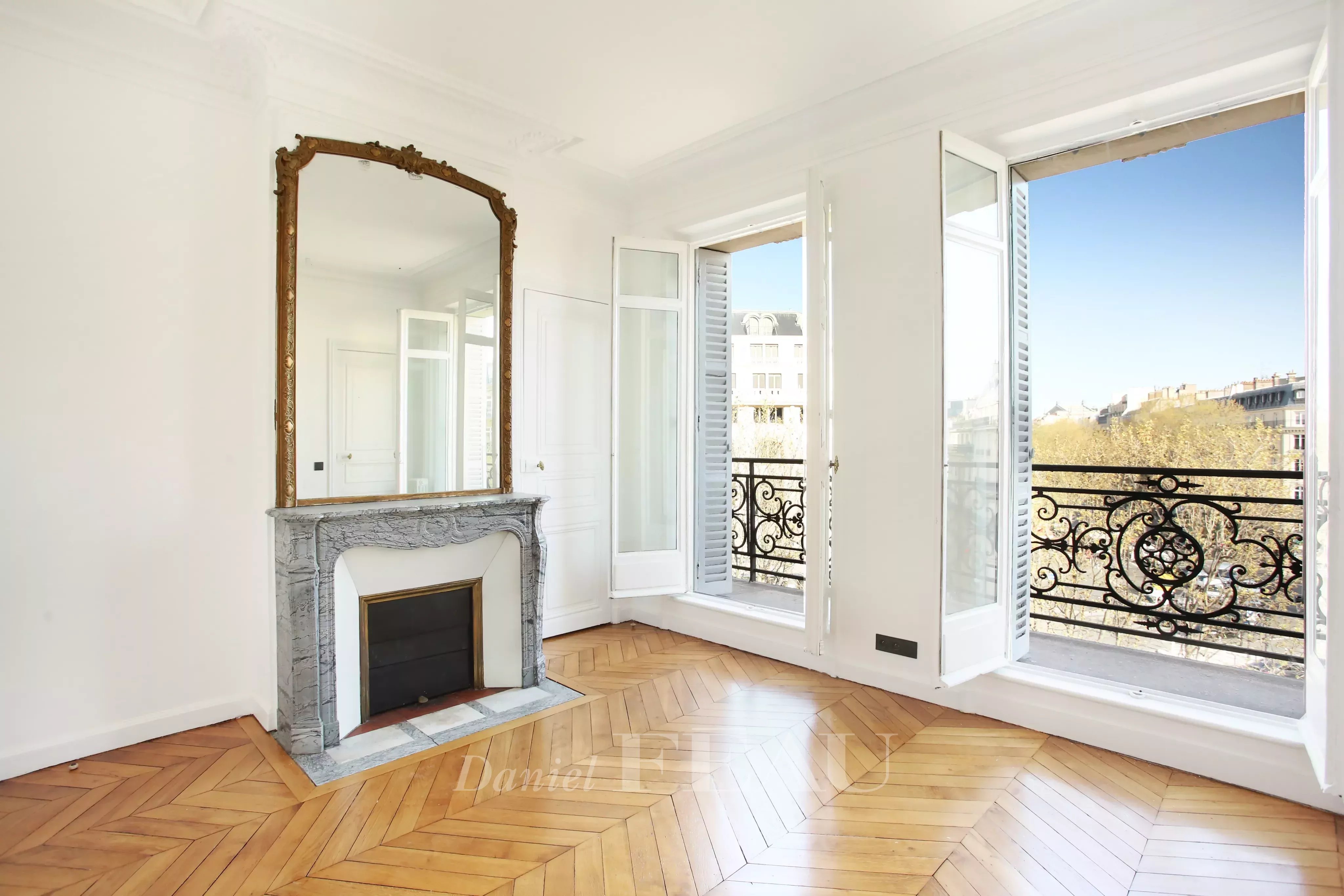 Location Appartement Paris 8ème