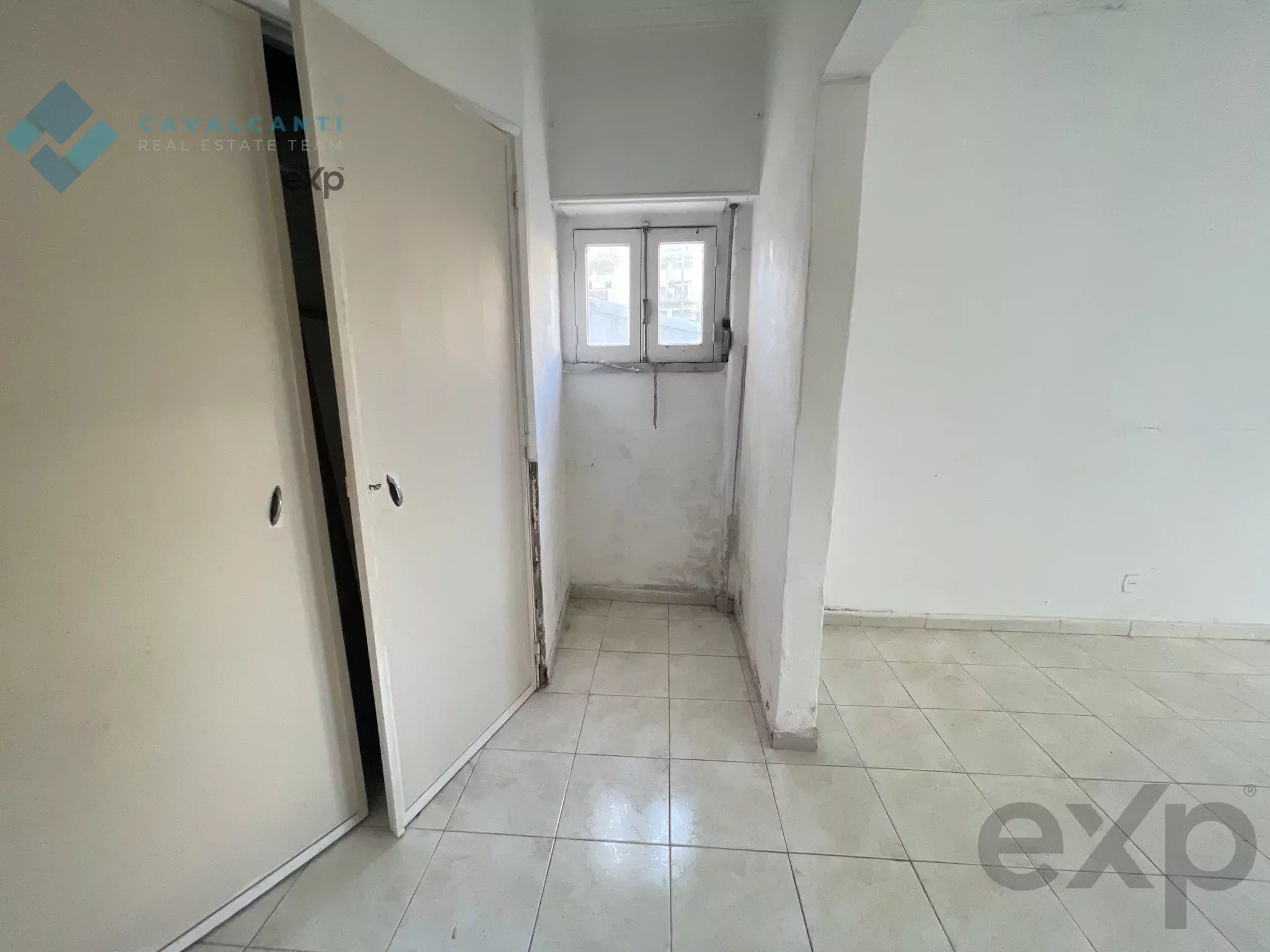T2 to remodel - Carnaxide | Ideal for own home or investment 2790-005 image 31