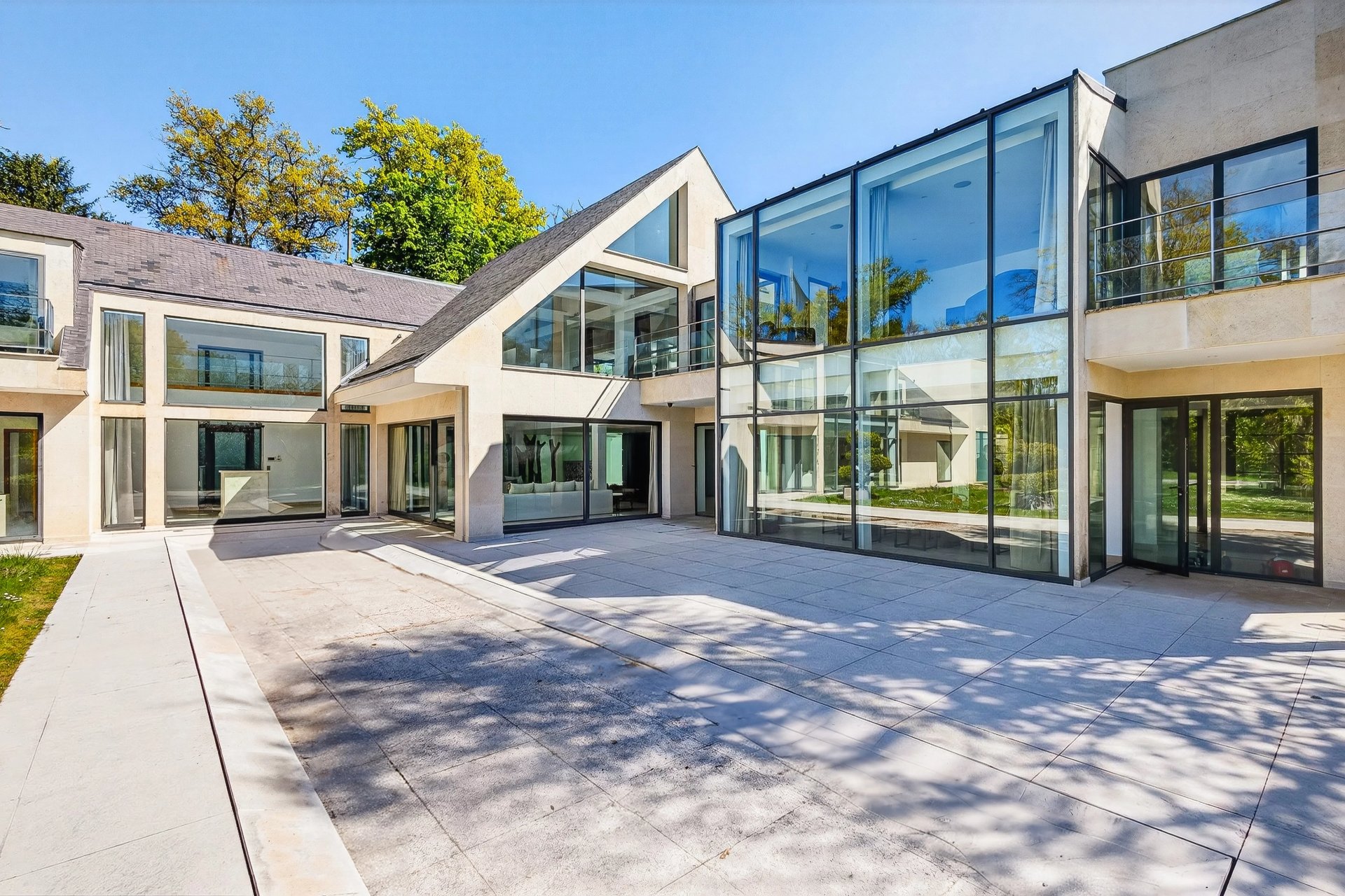 5 Bedroom Villa/Townhouse's Image 22