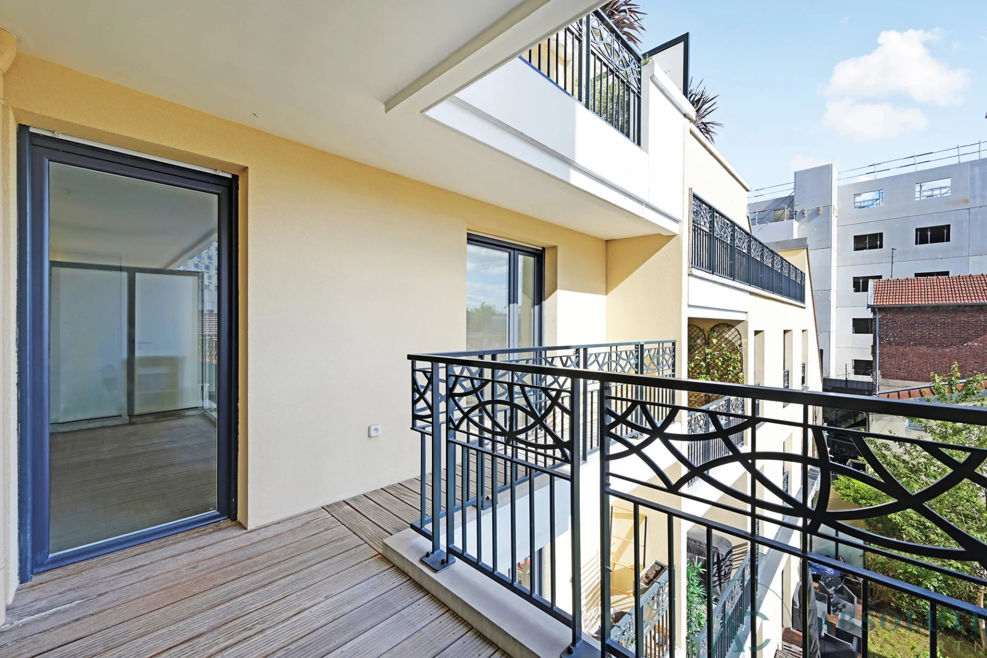 APPARTEMENT 3 PIECES / BALCON / 75 M2 / 93400 SAINT-OUEN // MÉTR - Image Array