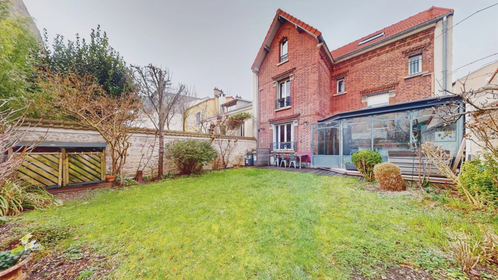 Maison en brique de 168 m² avec jardin, quartier de la Mairie à Montrouge