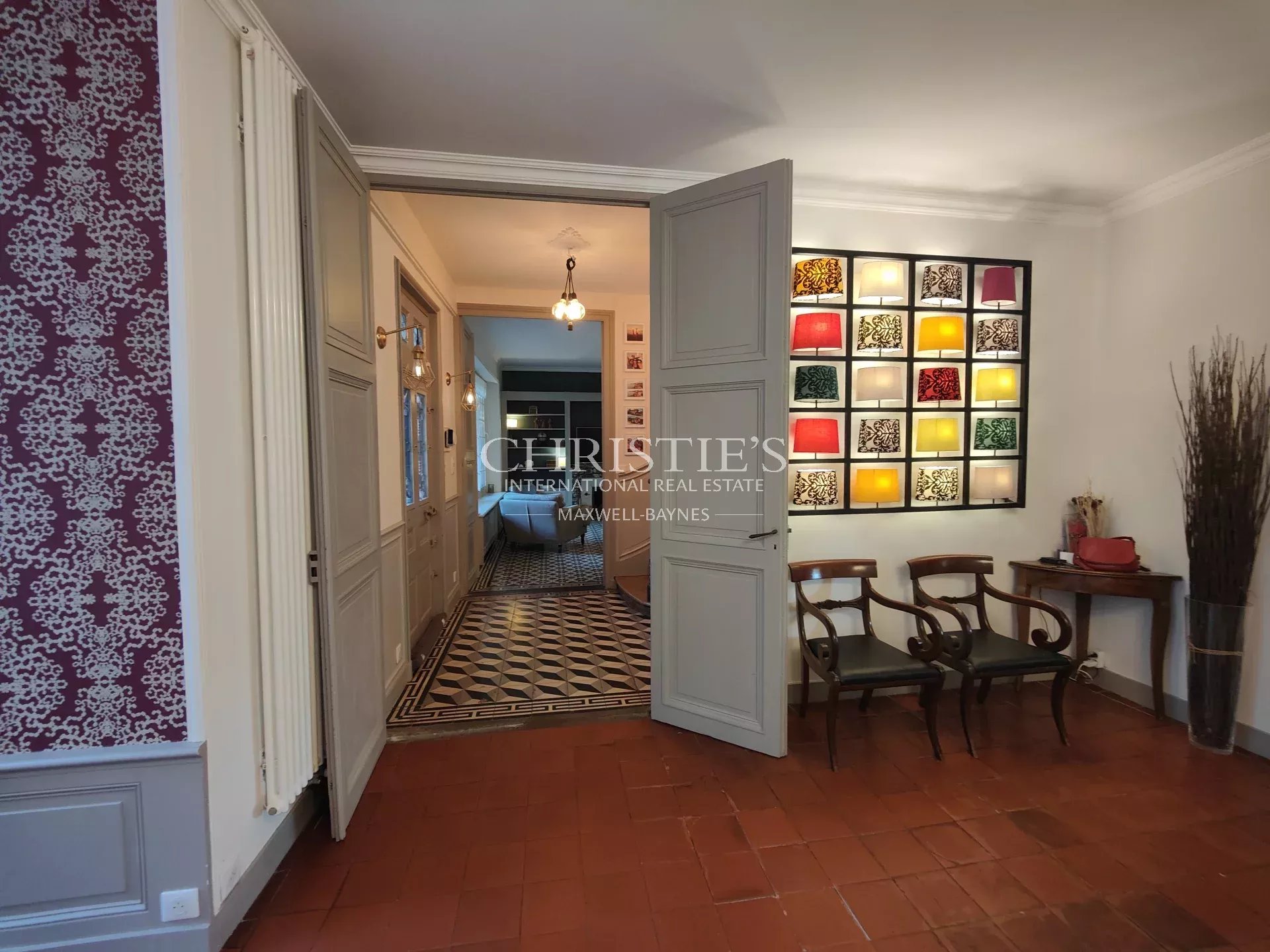 5 Bedroom Villa/Townhouse's Image 3