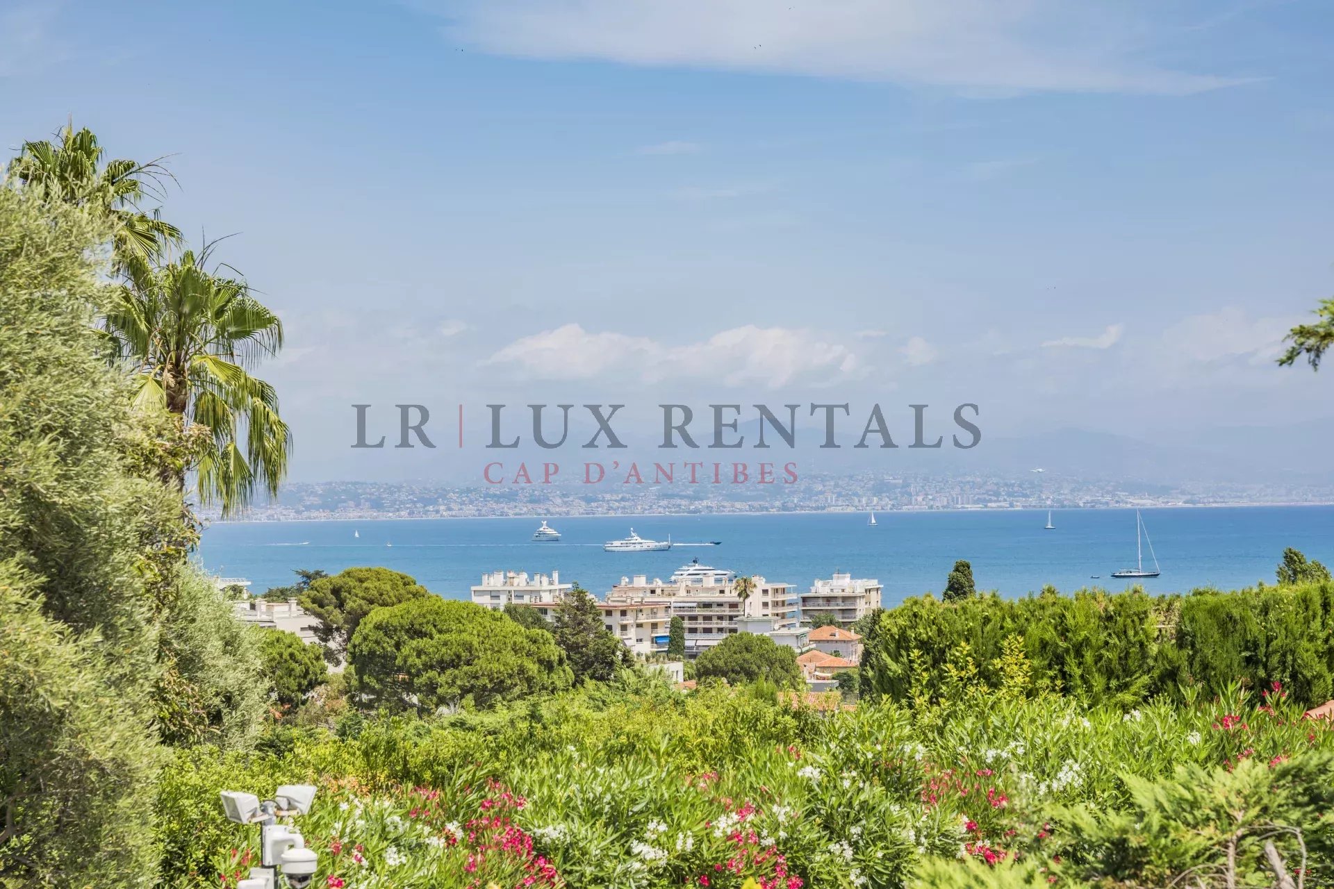 Magnifique villa rénovée en location saisonnière au Cap d'Antibes