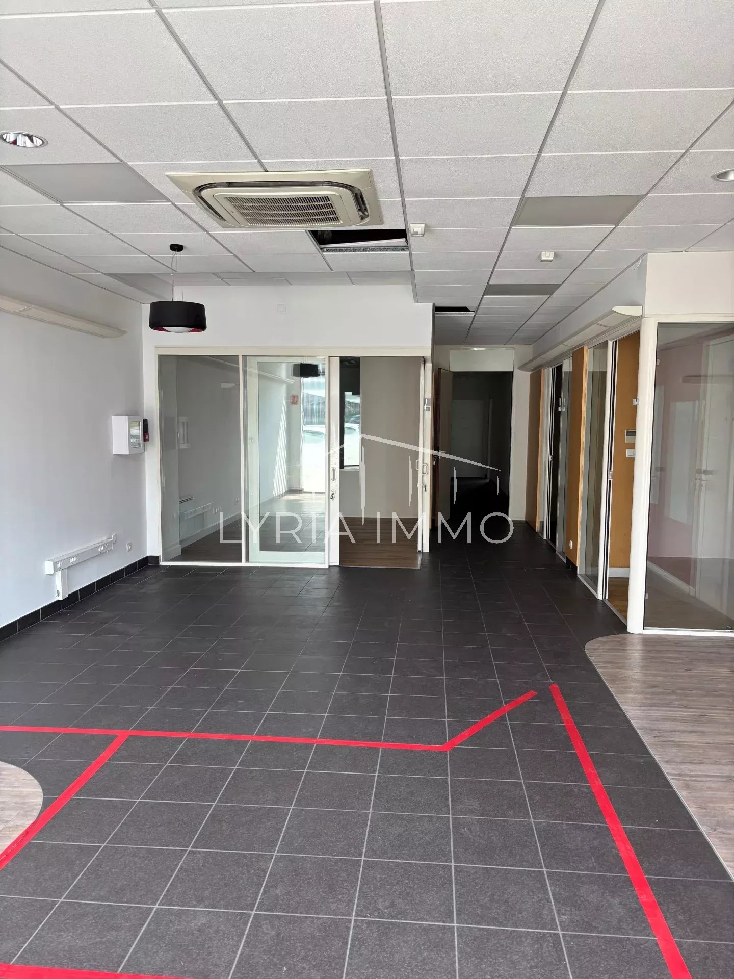 A LOUER - LOCAL COMMERCIAL