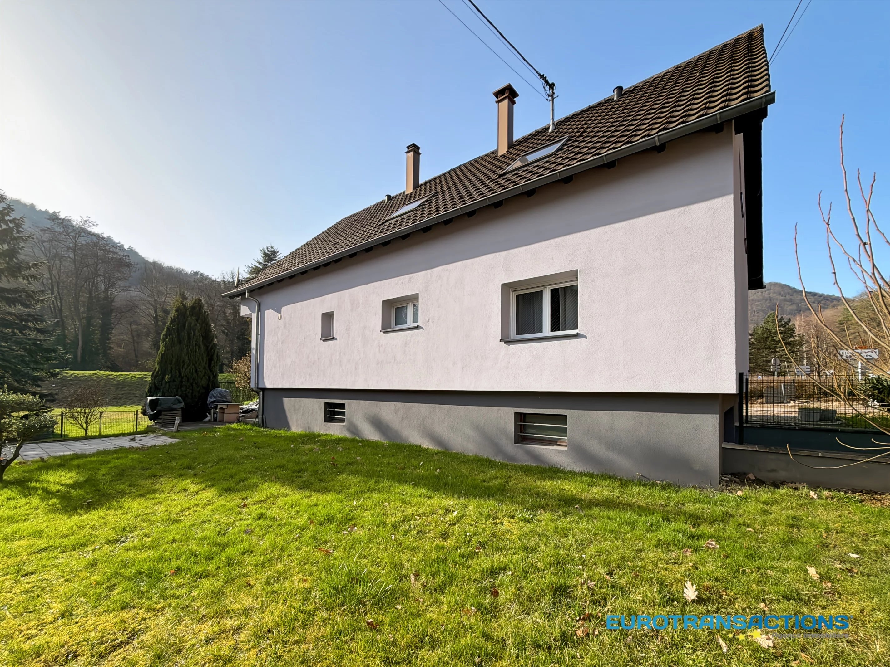 NIEDERBRONN, Maison familiale/bi-famille de 181 m²