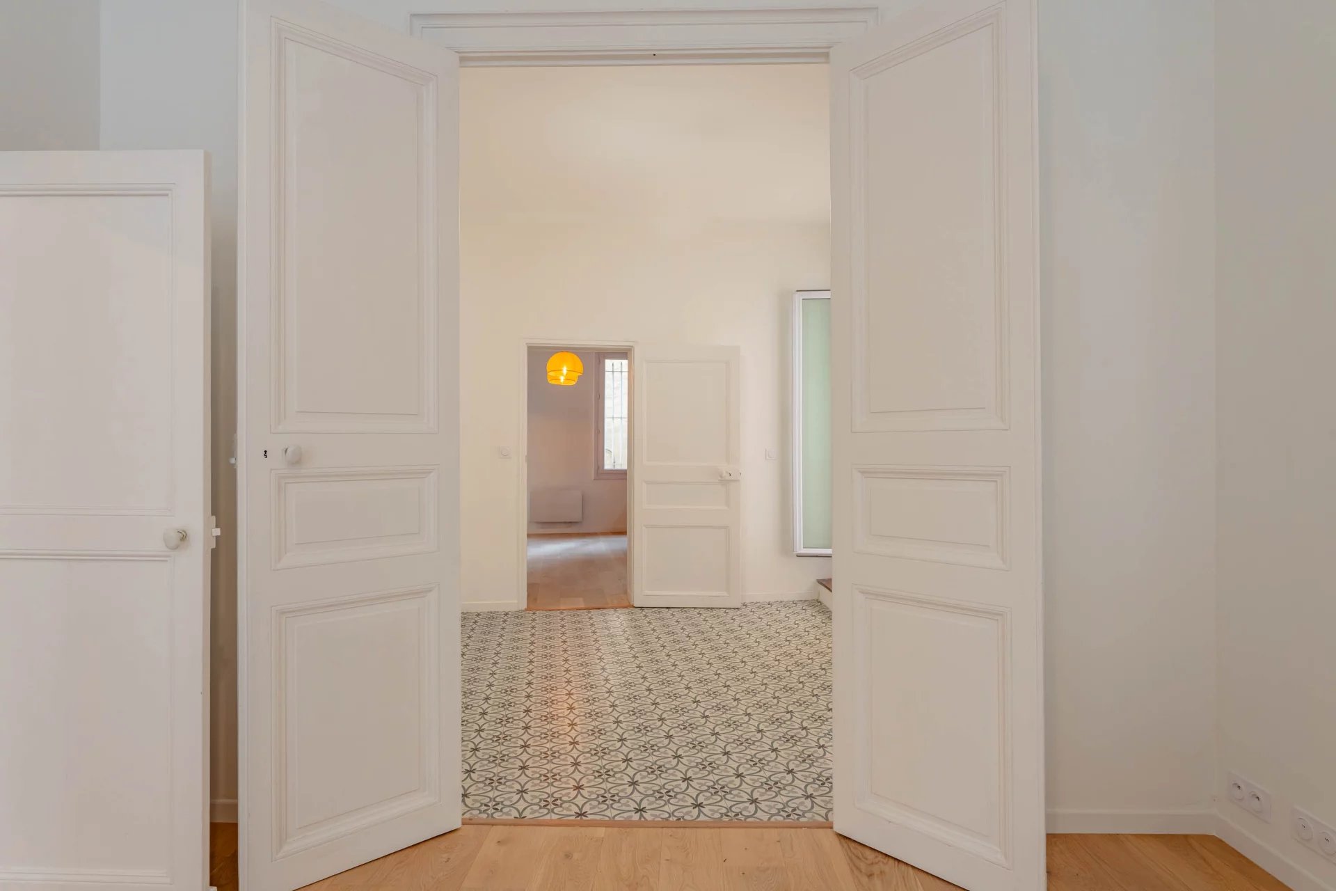 Luxury 4-room apartment for sale in Aix-en-Provence, fully renovated with terrace in historic center