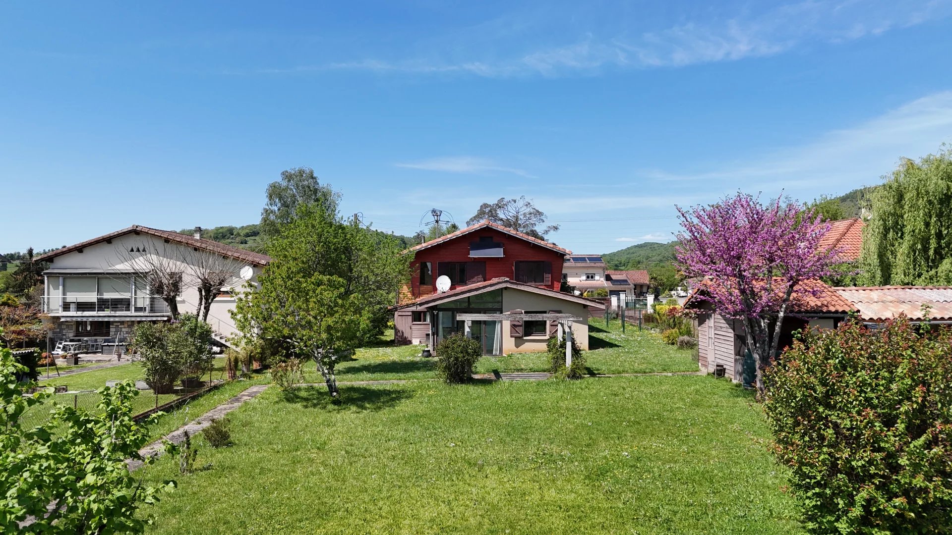 Charmante maison avec jardin à Montjoie-en-Couserans