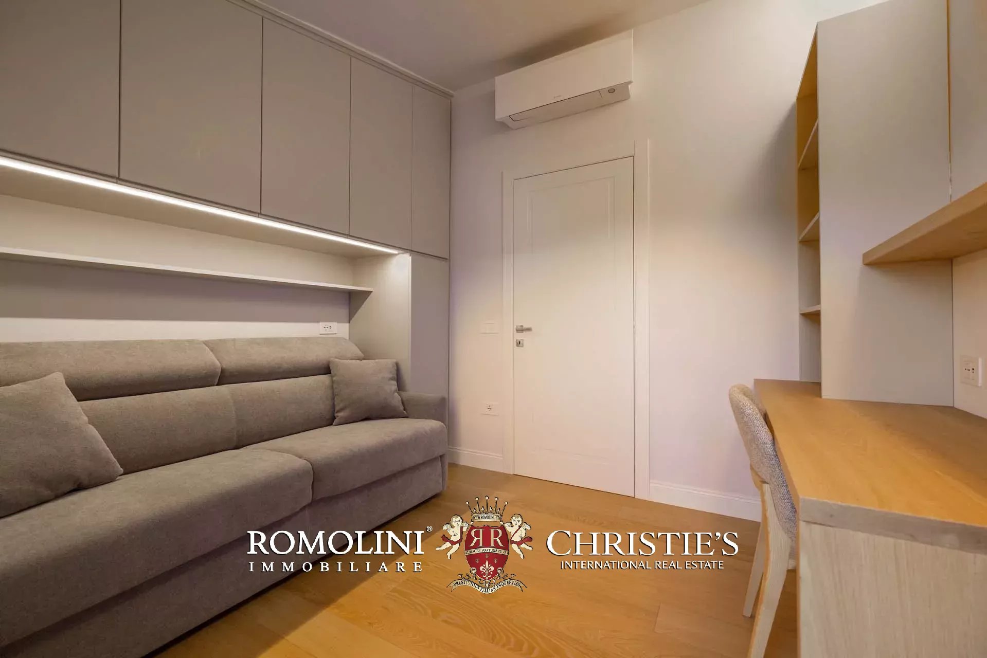 5 Bedroom Villa/Townhouse's Image 26