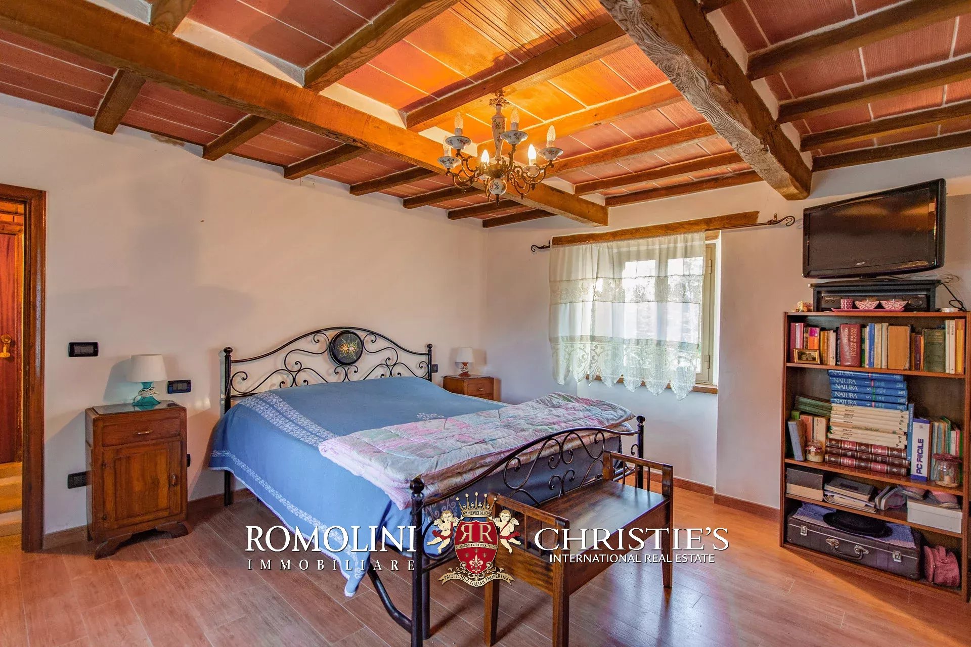 7 Bedroom Villa/Townhouse's Image 25