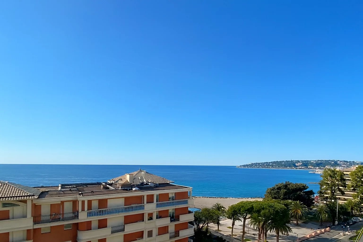 DERNIER ETAGE - CENTRE