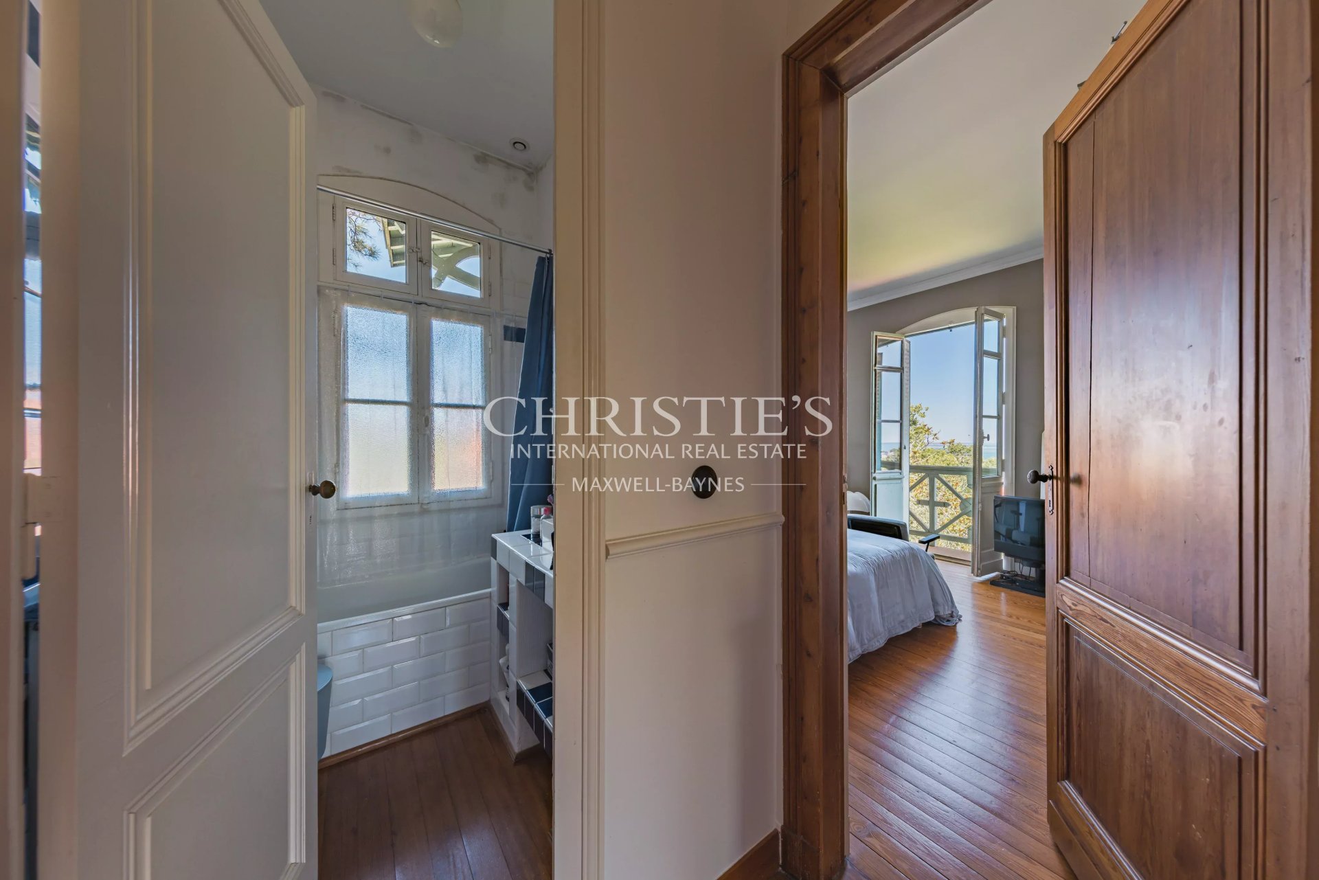 6 Bedroom Villa/Townhouse's Image 15