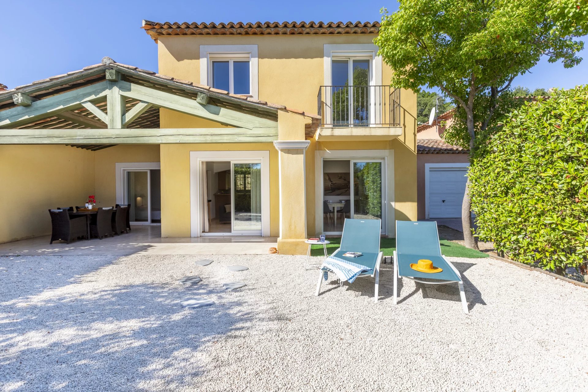 Recent villa in a secure domain - Sainte Maxime