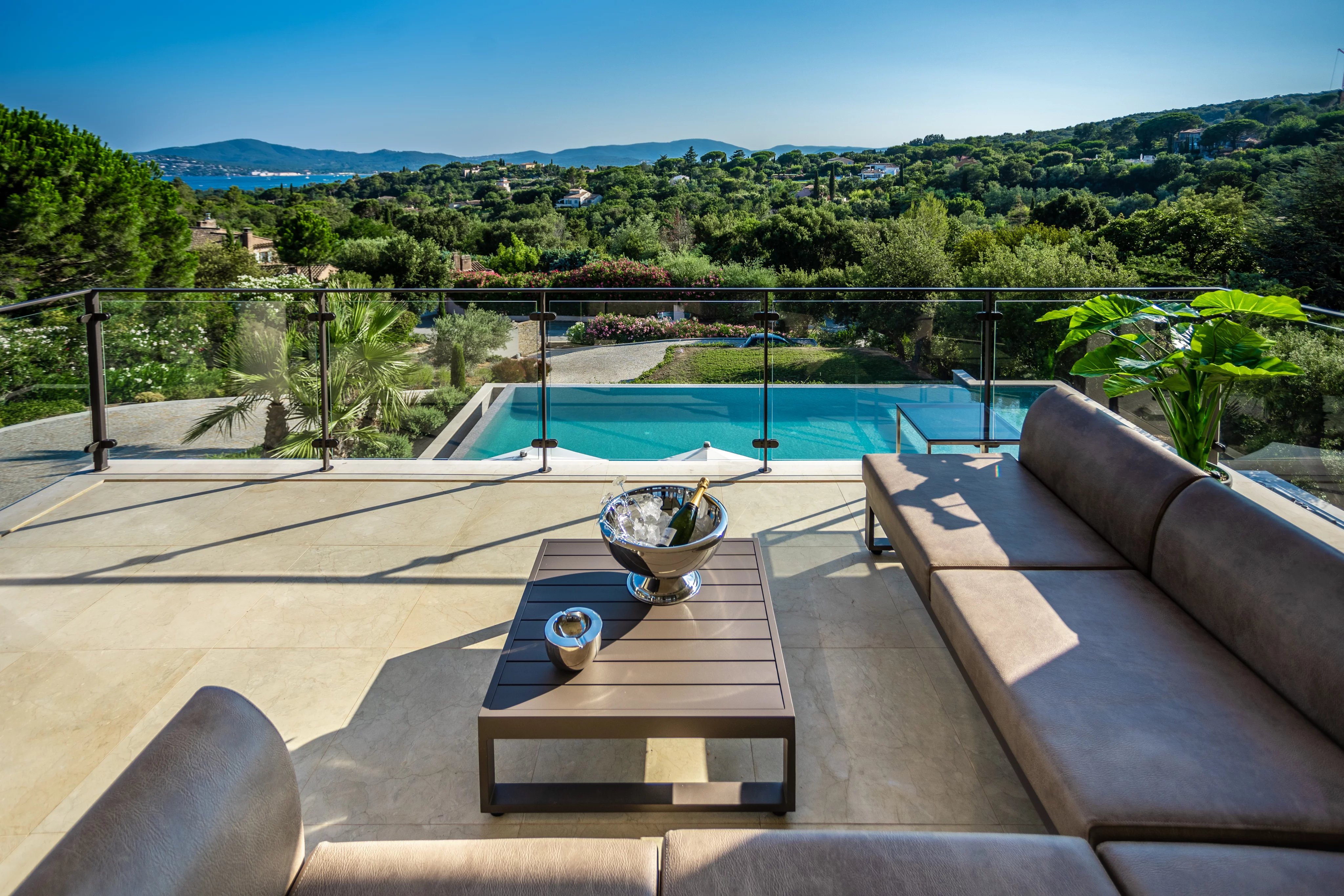 Außergewöhnliche Villa mit Blick auf den Golf von Saint-Tropez