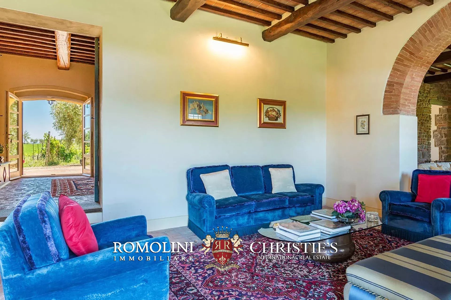 6 Bedroom Villa/Townhouse's Image 23