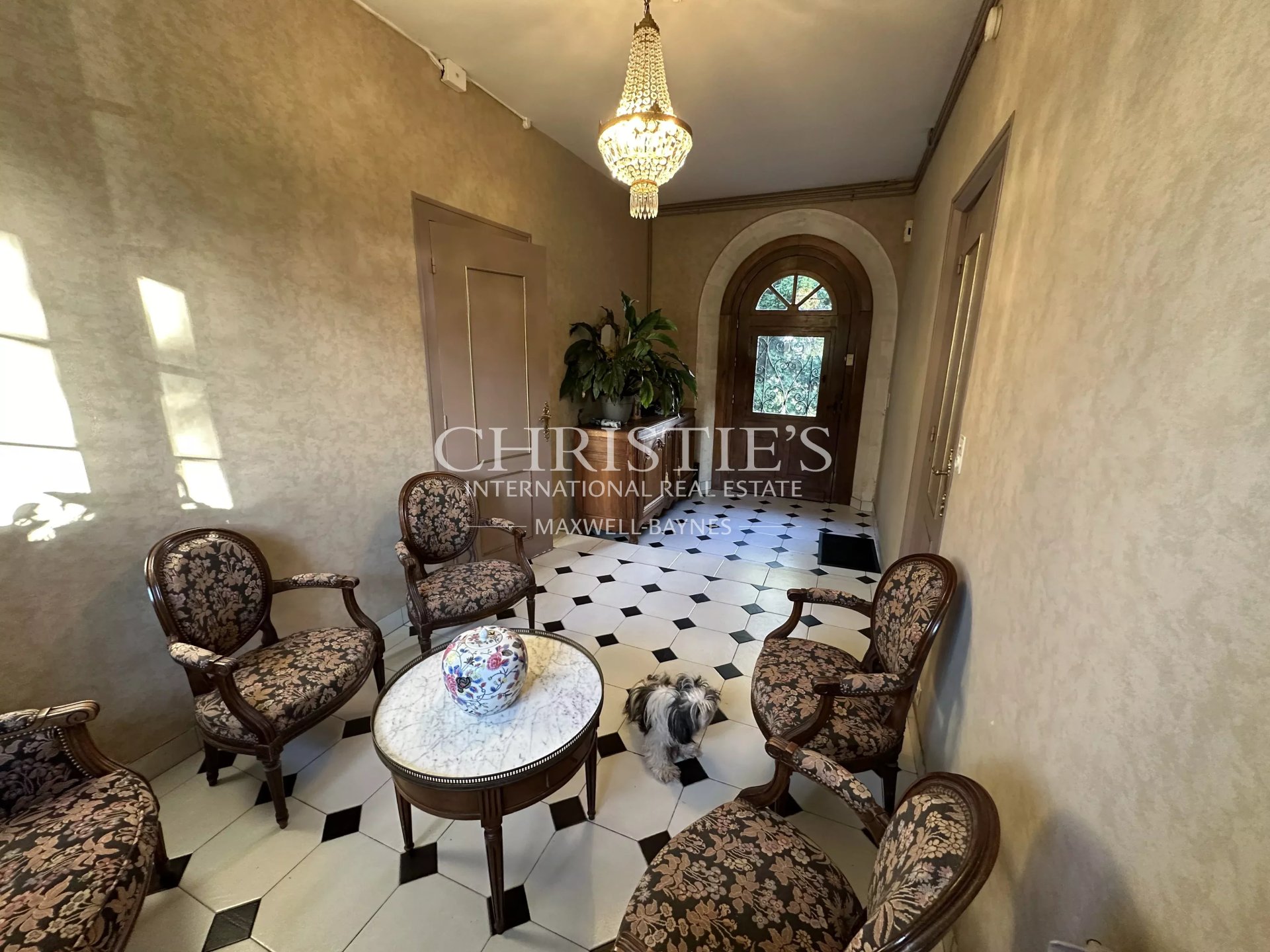 4 Bedroom Vineyard's Image 3