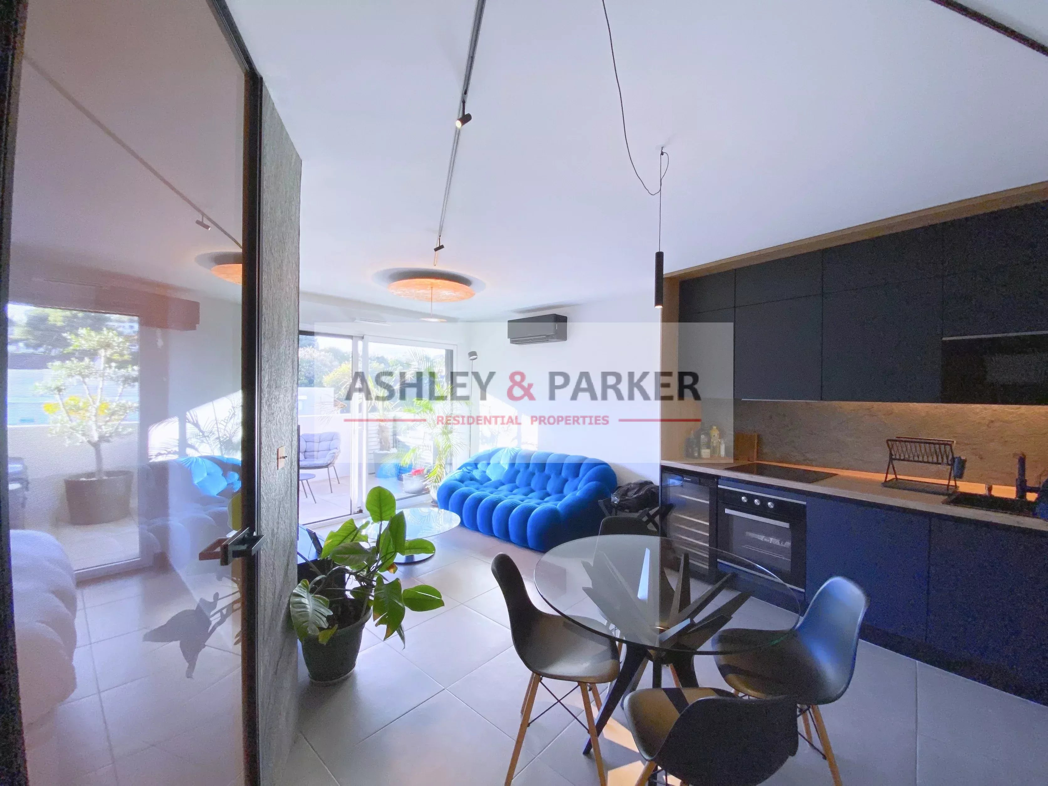 VILLENEUVE-LOUBET – RIVIERA – APPARTEMENT D’EXCEPTION À QUELQUES PAS DE LA MER - Photo 2