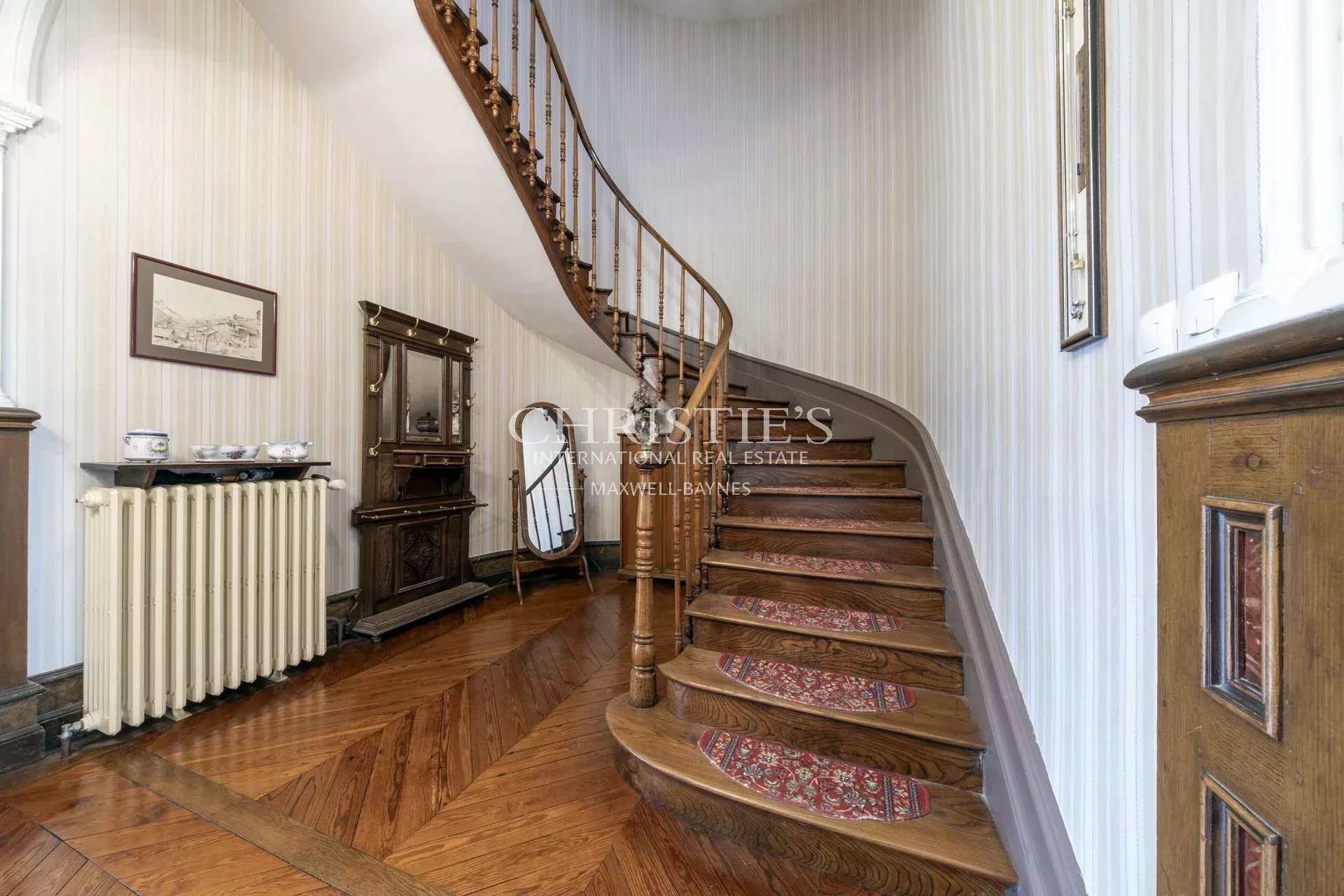 6 Bedroom Villa/Townhouse's Image 14