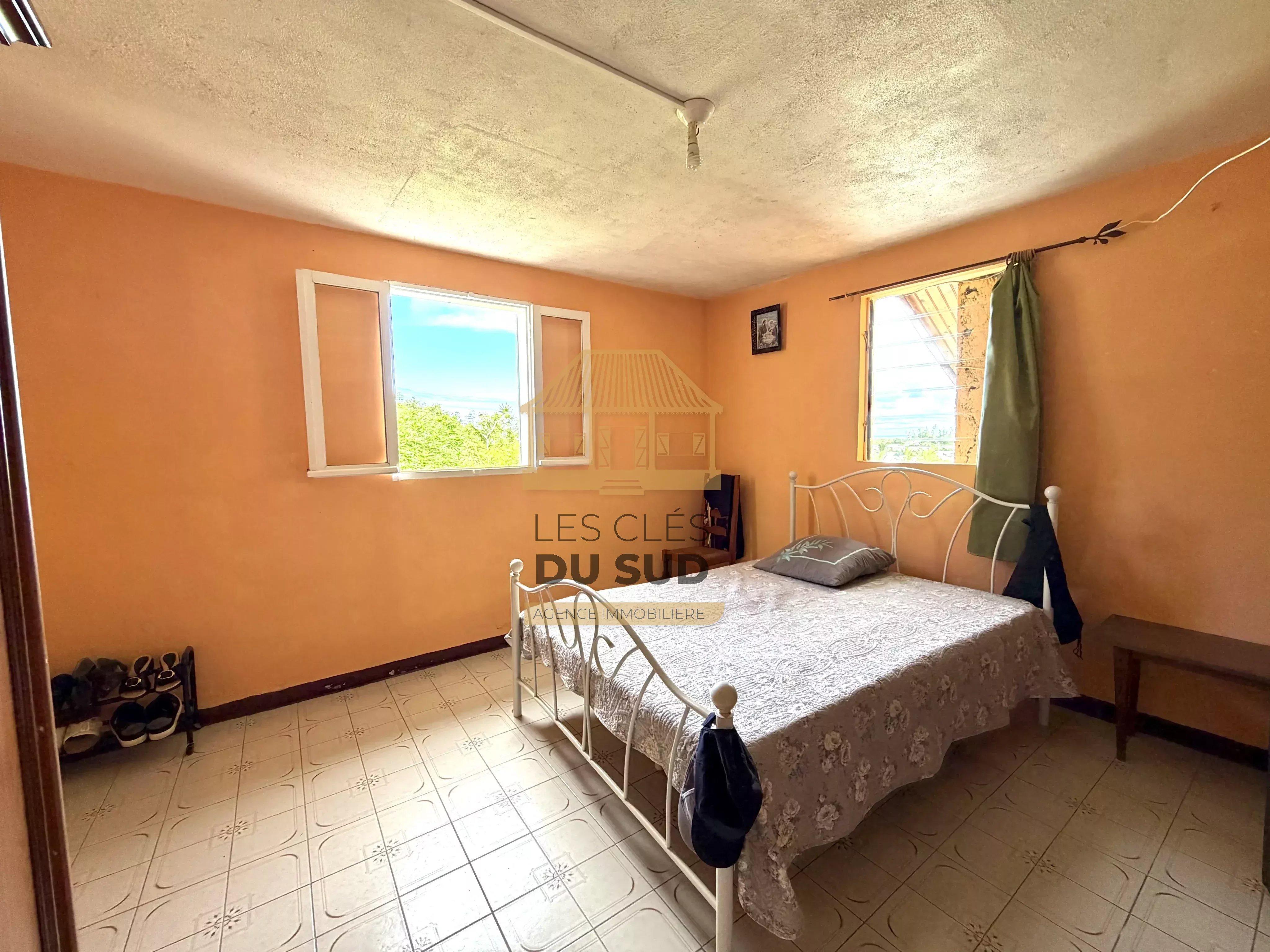 A VENDRE - MAISON DE TYPE T4 DE 101 M² ENVIRON - SAINT JOSEPH - 197 000 €