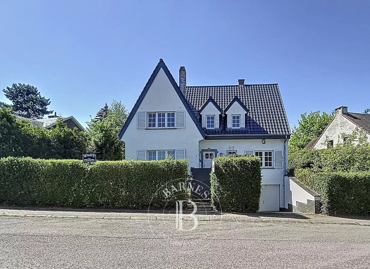 Villa fully renovated in 2025 in the heart of Waterloo.