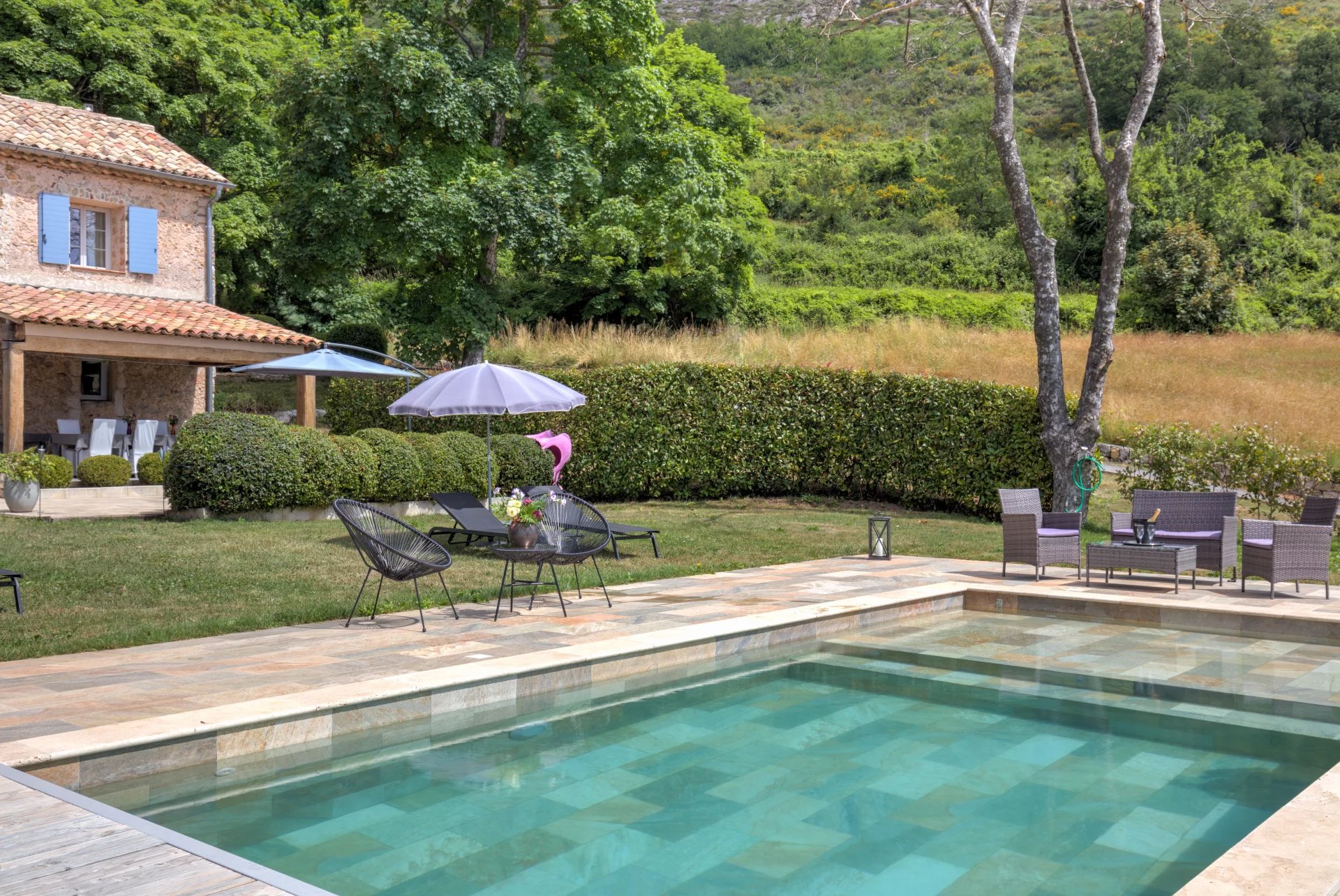 A charming period country house with panoramic sea view 5