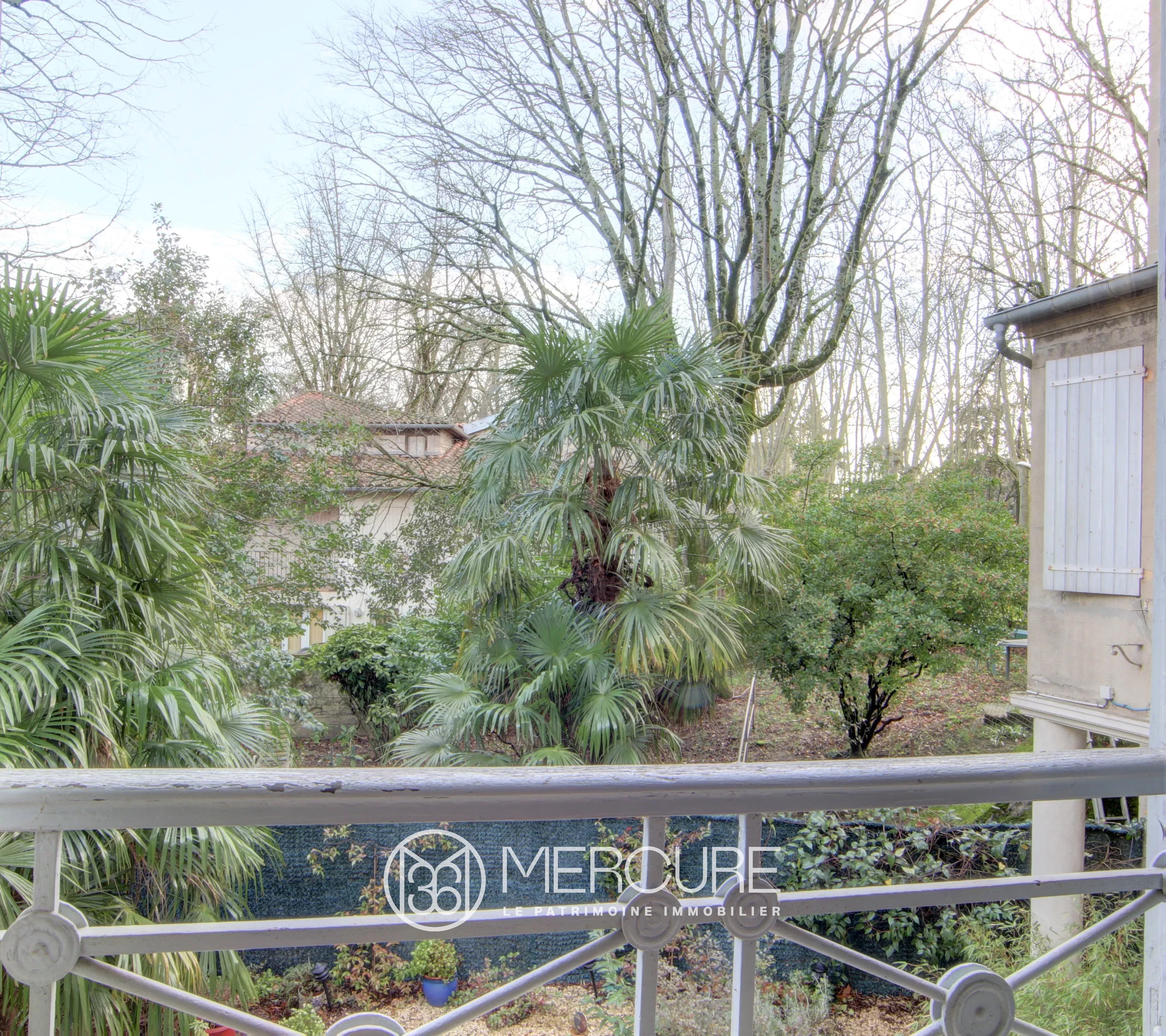 PRESTIGE 6-ROOM APARTMENT – GARDEN - 8143TS