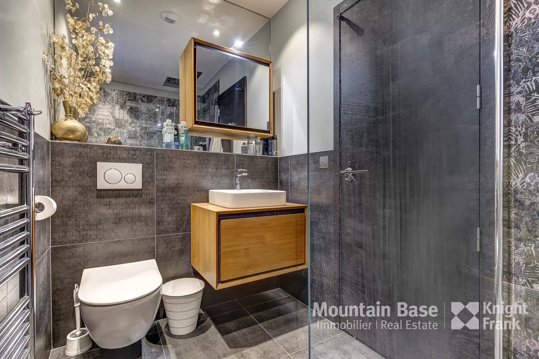 Photo of A beautifully renovated, 6-bedroom house in central Chamonix