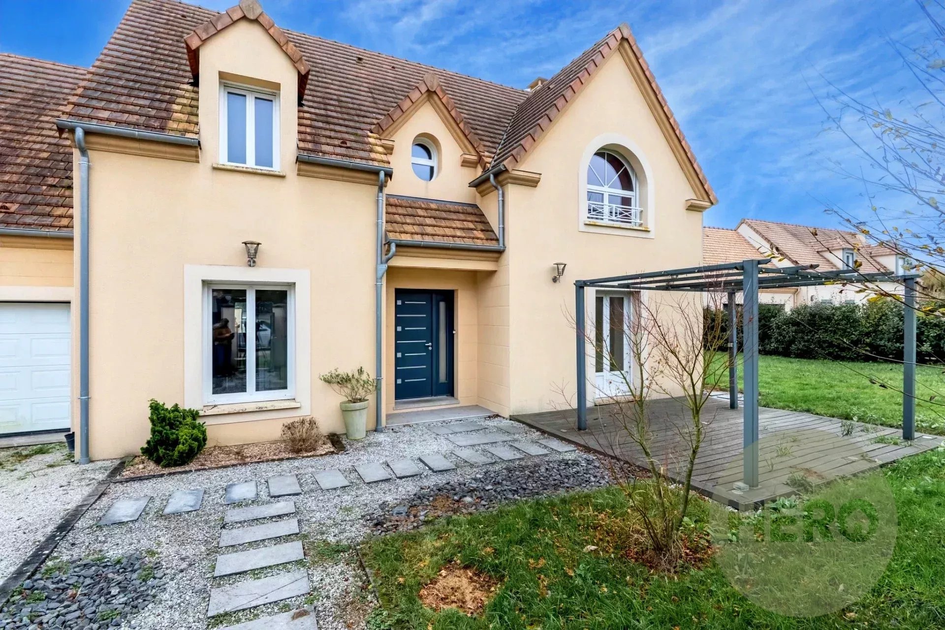 Gambais - Jolie maison contemporaine sur un grand terrain