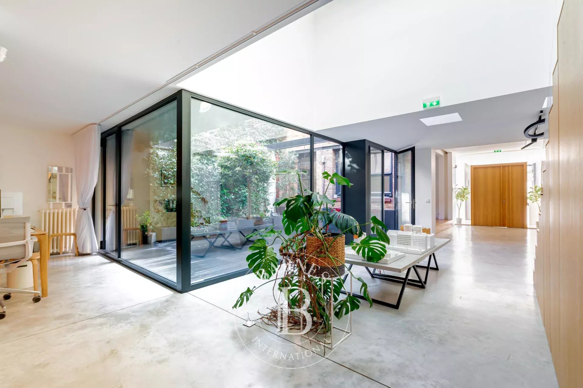 Paris  - House 6 Bedrooms - picture 8