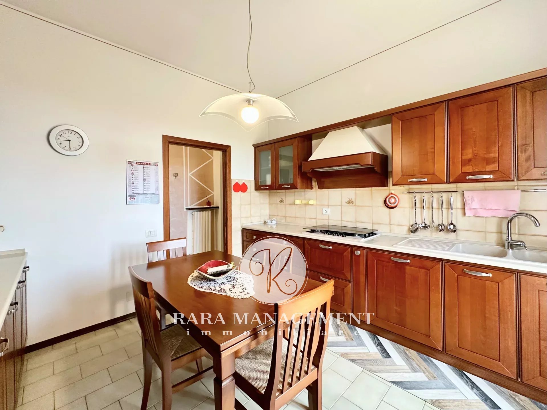 PORTO SANT'ELPIDIO, ZONA CRETAROLA | ARREDATO | NO CONDOMINIO | 2 CAMERE MATRIMONIALI | 2 BALCONI | MANSARDA | POSTO AUTO ESCLUSIVO | CORTE ESCLUSIVA | ZONA RESIDENZIALE RISERVATA E BEN SERVITA |