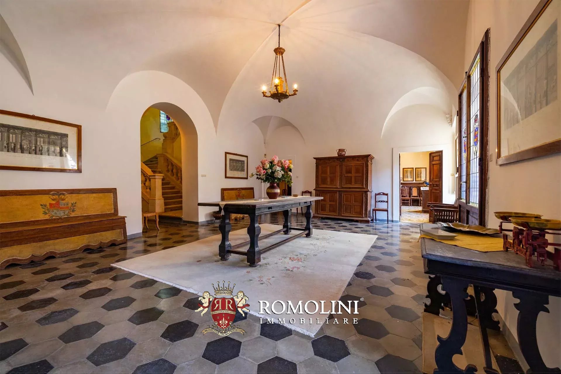 70 Bedroom Chateau's Image 31