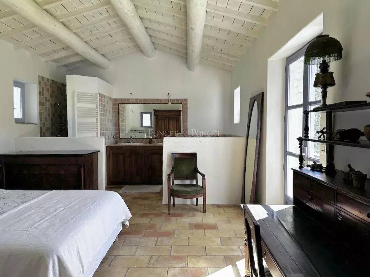 5 Bedroom Villa/Townhouse's Image 7