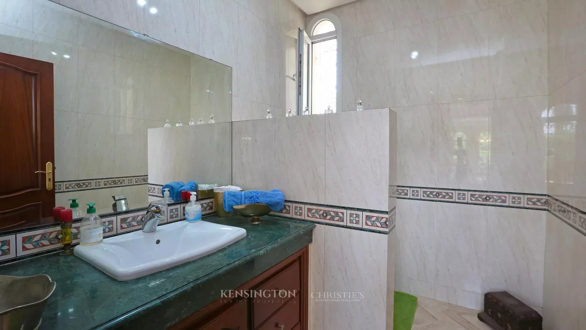 5 Bedroom Villa/Townhouse's Image 22