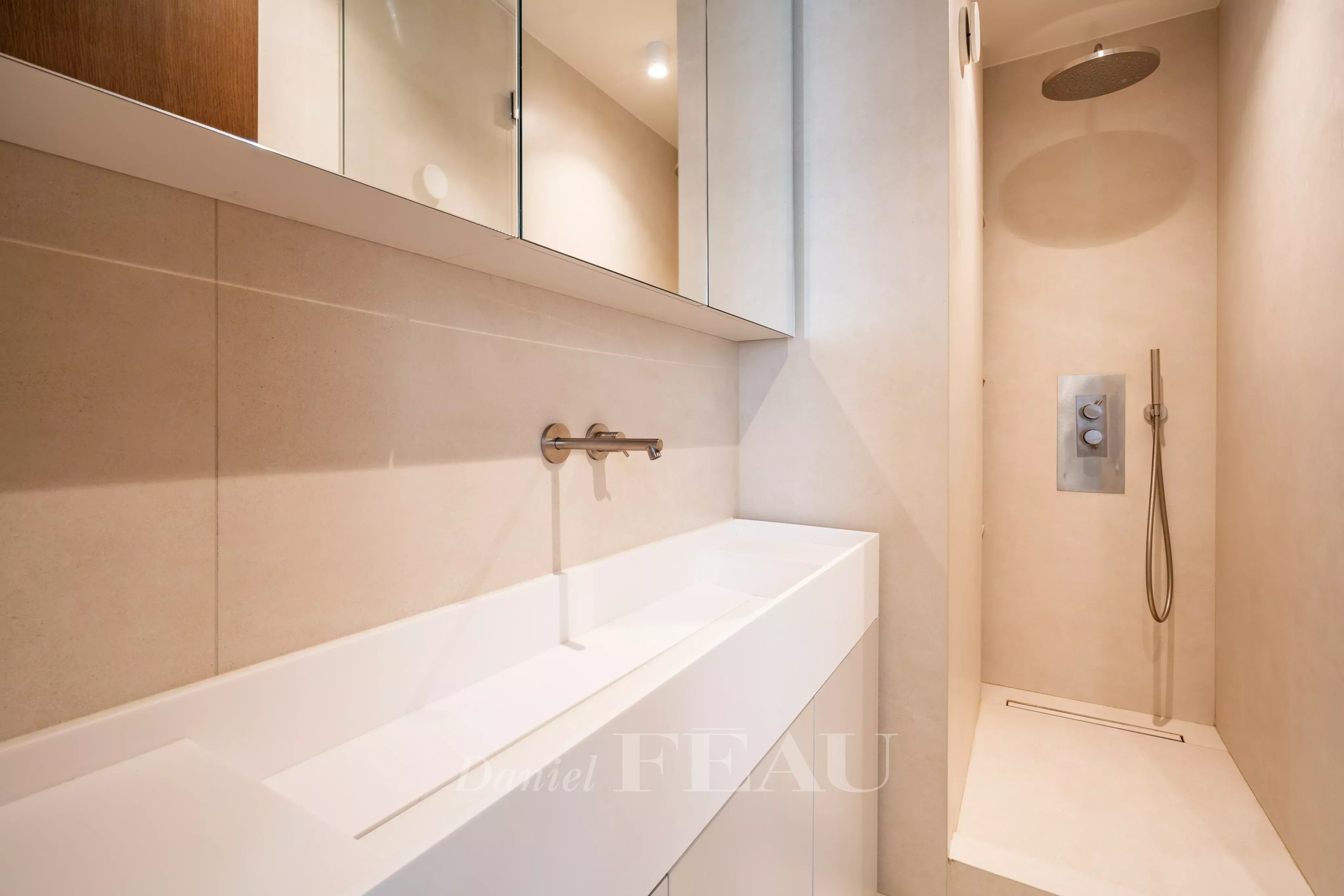 Sale Apartment Paris 7th