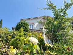 For sale Villa in Grasse with 3 apartments — photo 1 of 7