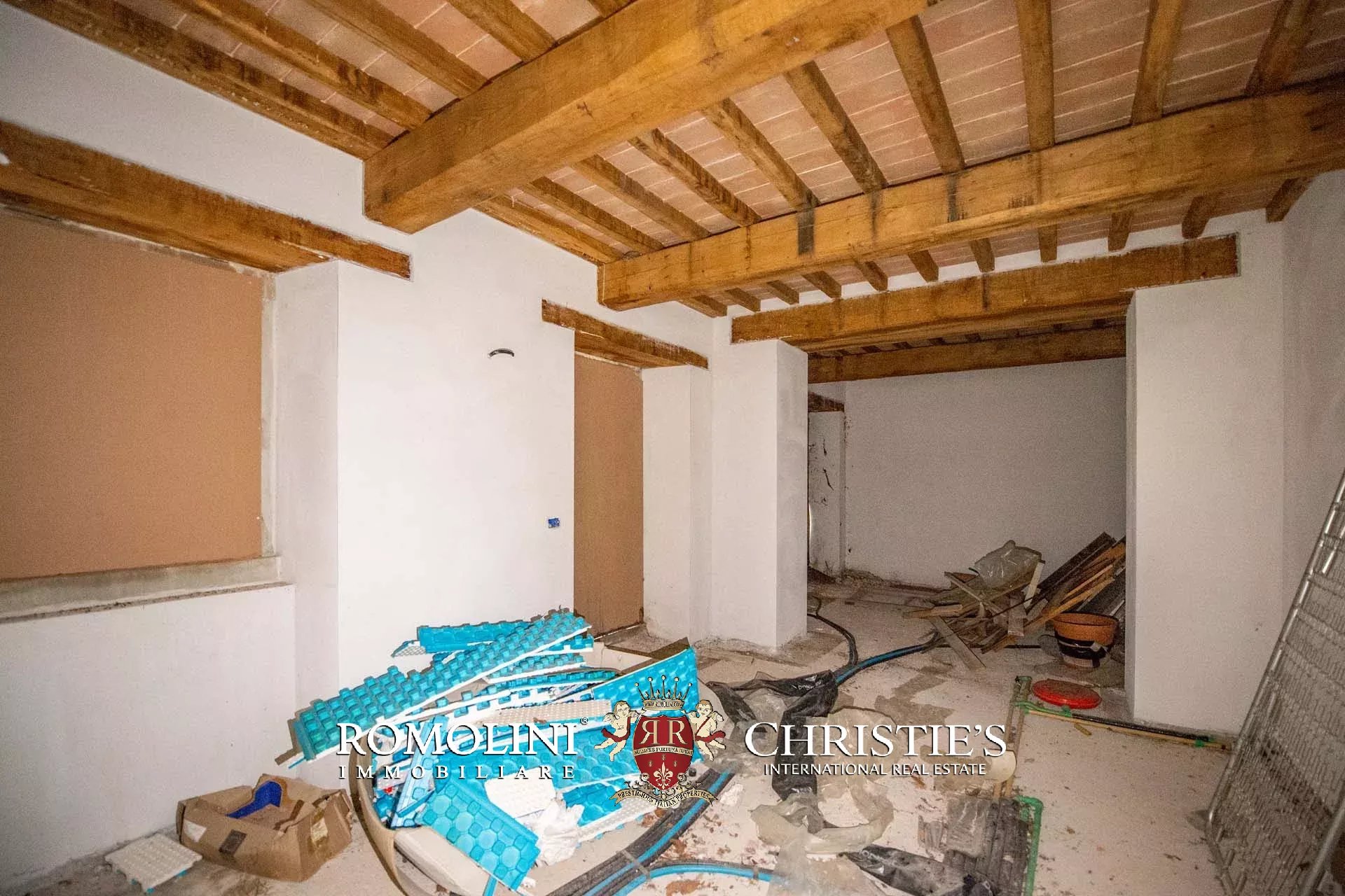 8 Bedroom Villa/Townhouse's Image 71