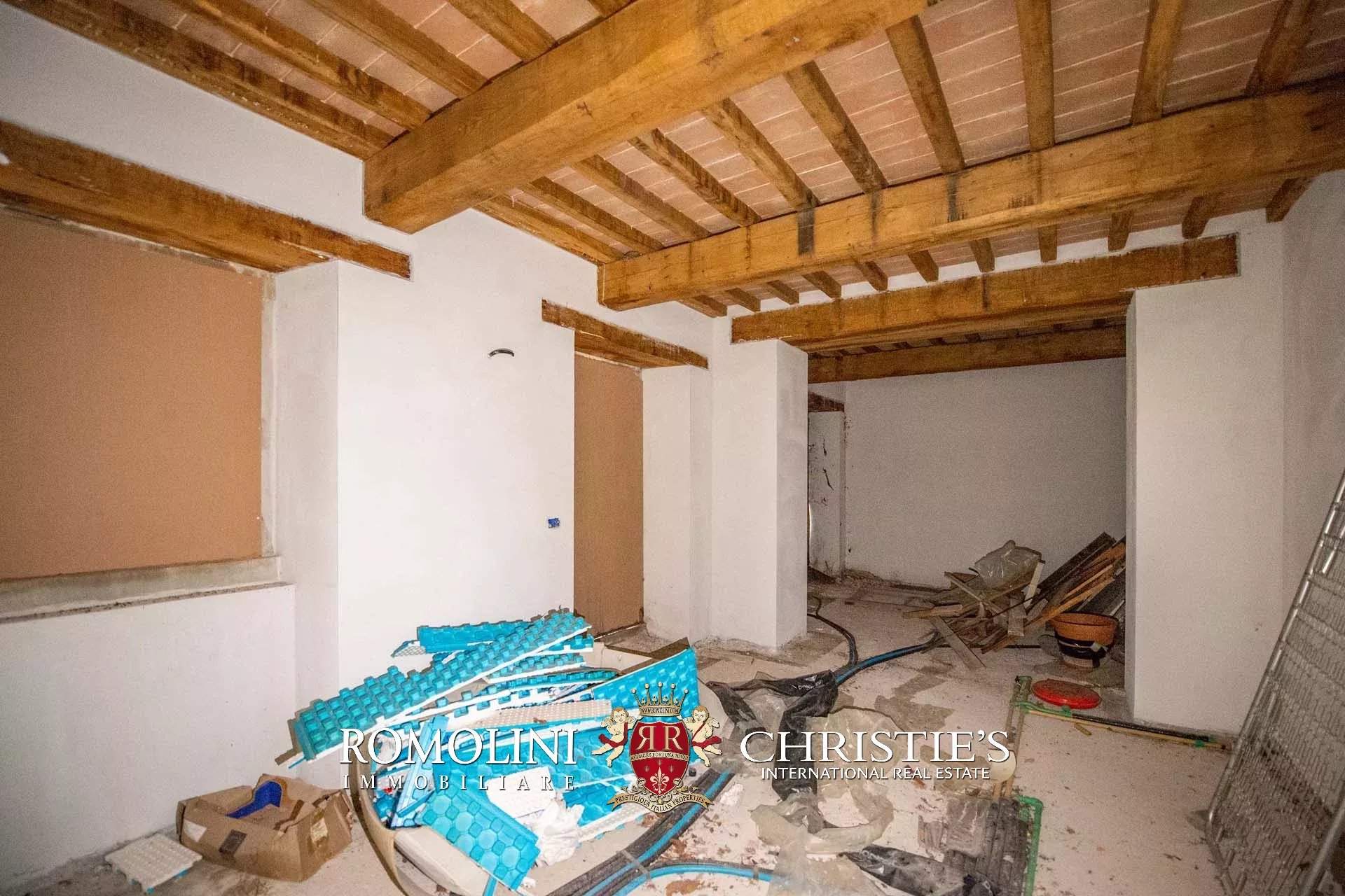 8 Bedroom Villa/Townhouse's Image 71