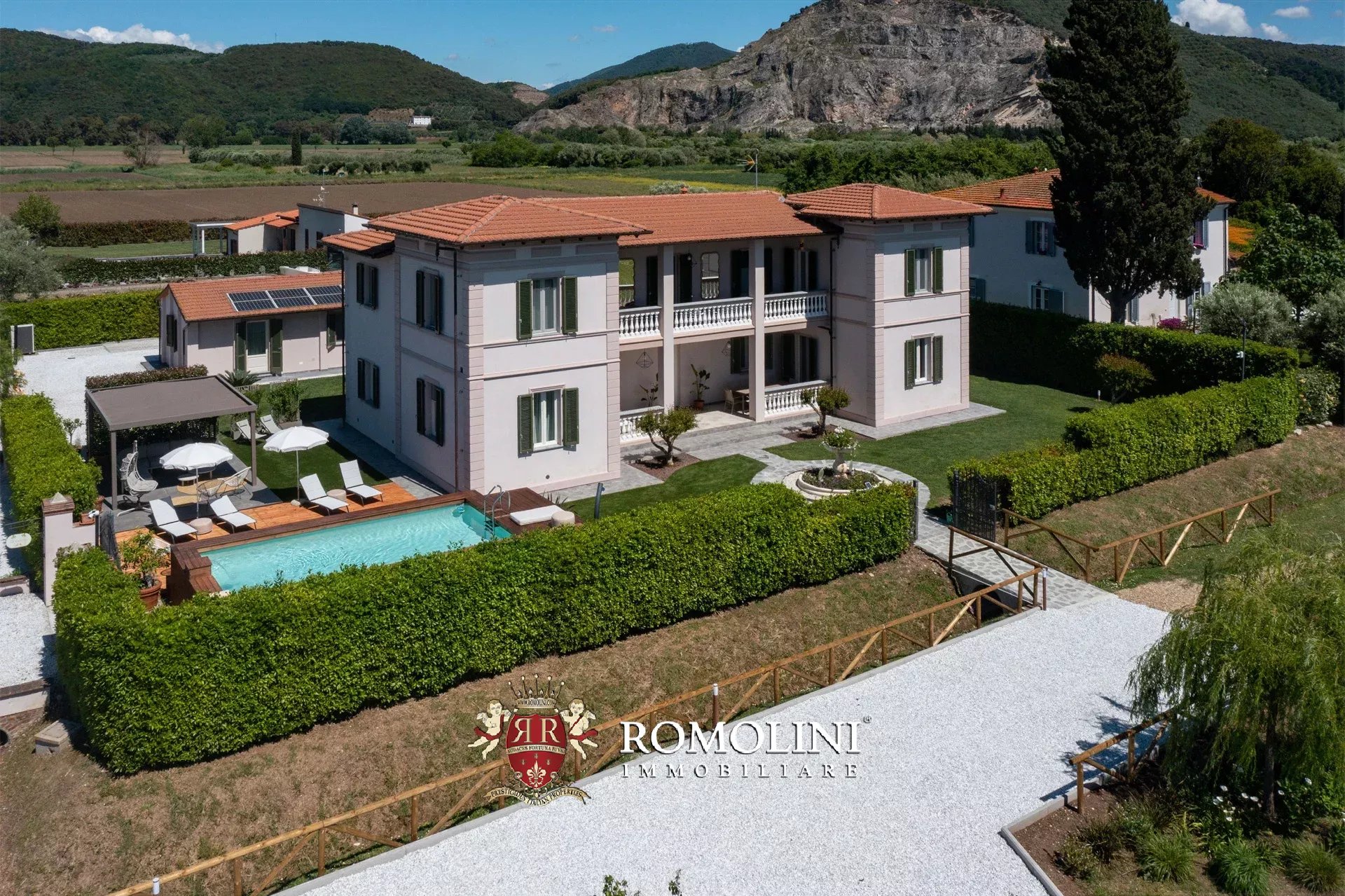 6 Bedroom Villa/Townhouse's Image 10