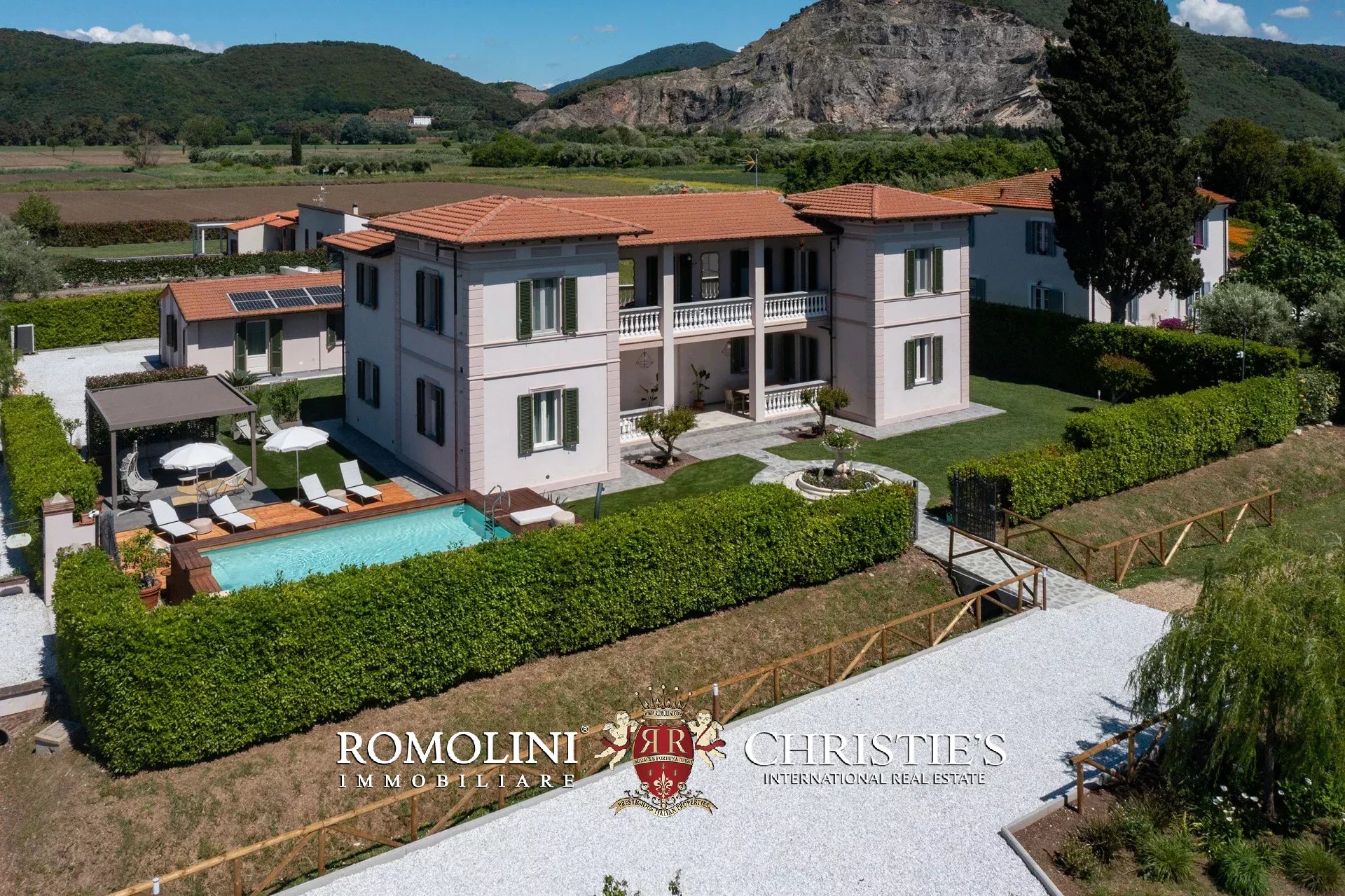 6 Bedroom Villa/Townhouse's Image 10